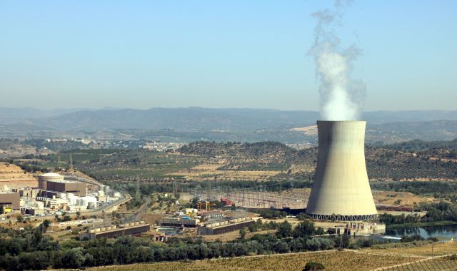 La central nuclear d'Ascó, una de les possibles alternatives a l'energia renovable a Cataluya  | ACN