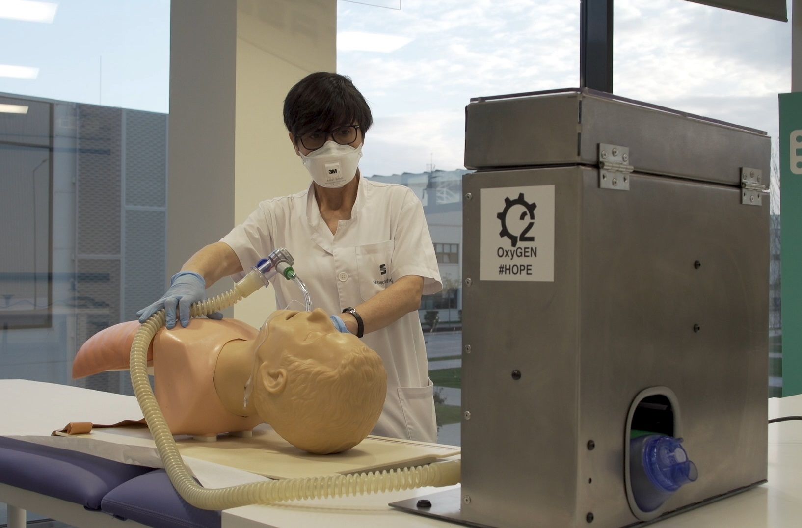 Seat fabrica respiradores para los enfermos de coronavirus. | EP