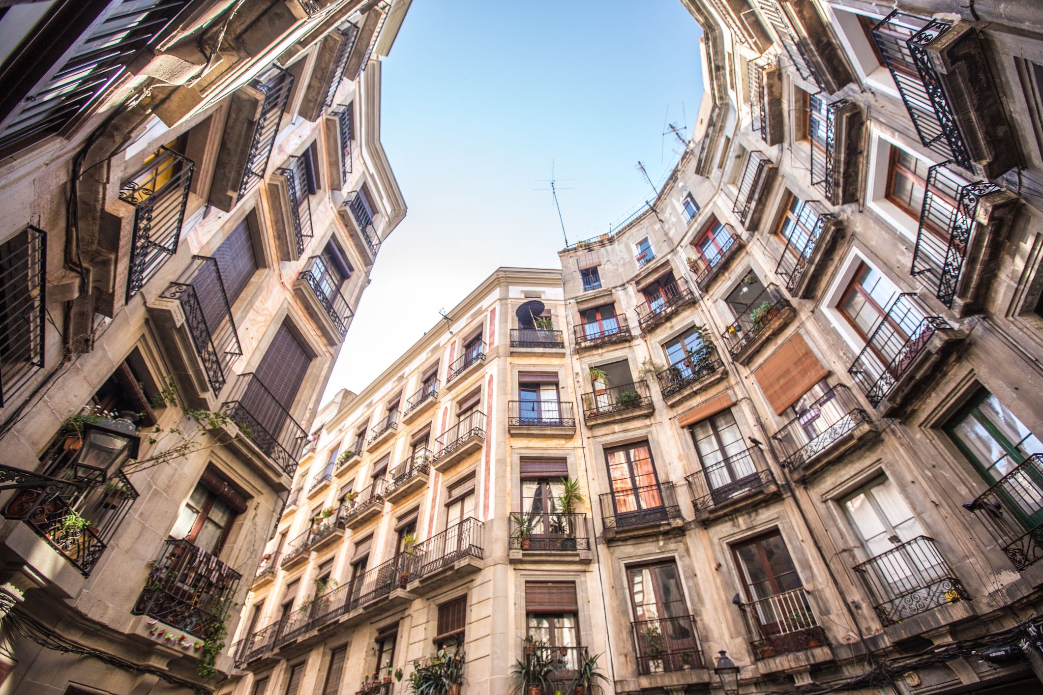 Els agents de la propietat immobiliària han presentat la Taula d'Opinió dels Professionals de Barcelona (TOPBCN) | iStock