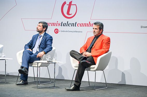 El economista Xavier Sala-y-Martin y el presidente del Cuarto, Joan Canadell, a la Llotja de Mar. | Cedida