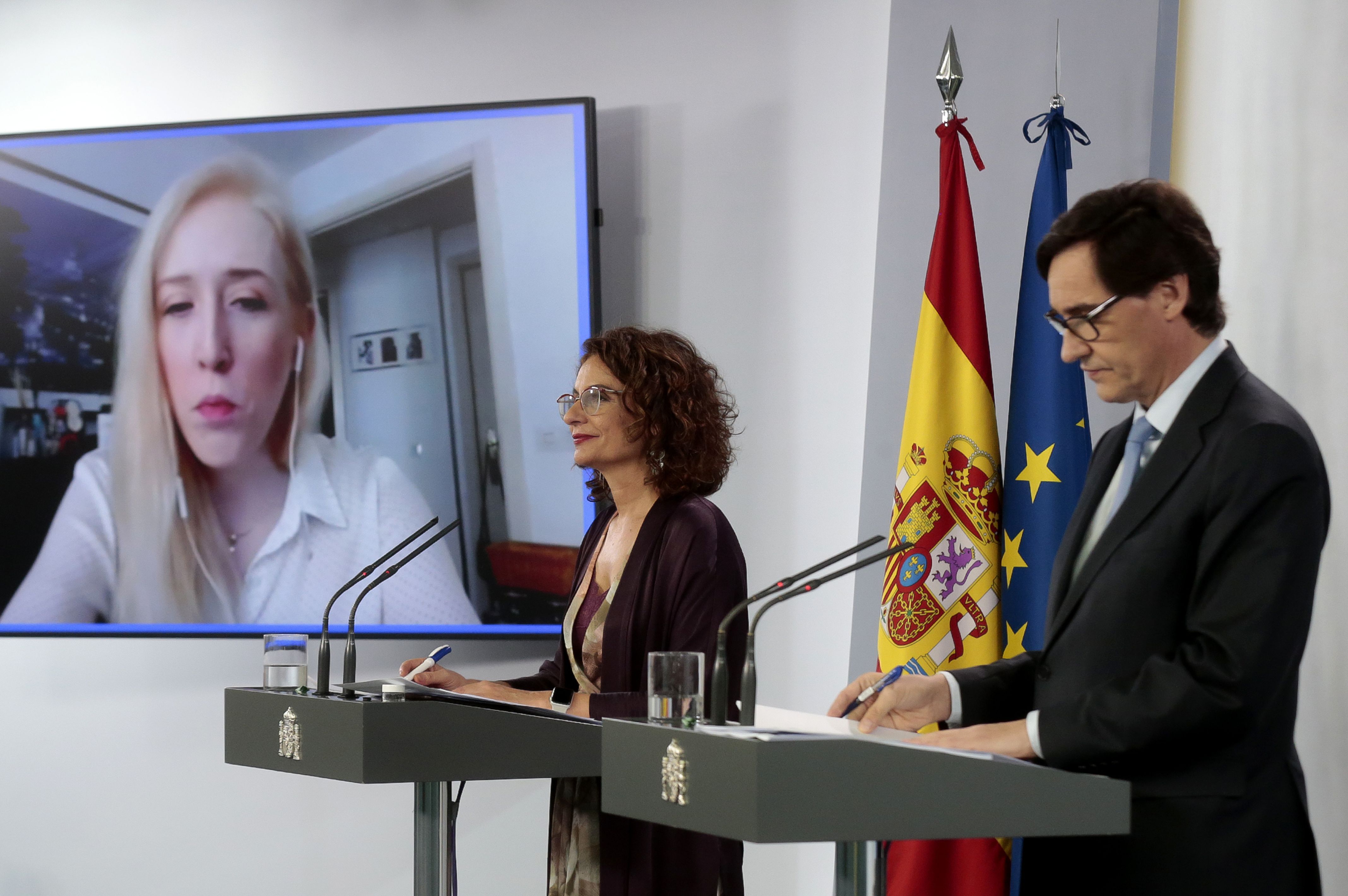 Els ministres Montero i Illa, aquest diumenge en roda de premsa | Pool Moncloa/José María Cuadrado