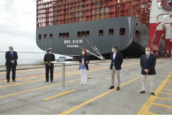 La benvinguda al vaixell Msc Sixin al port de Barcelona 