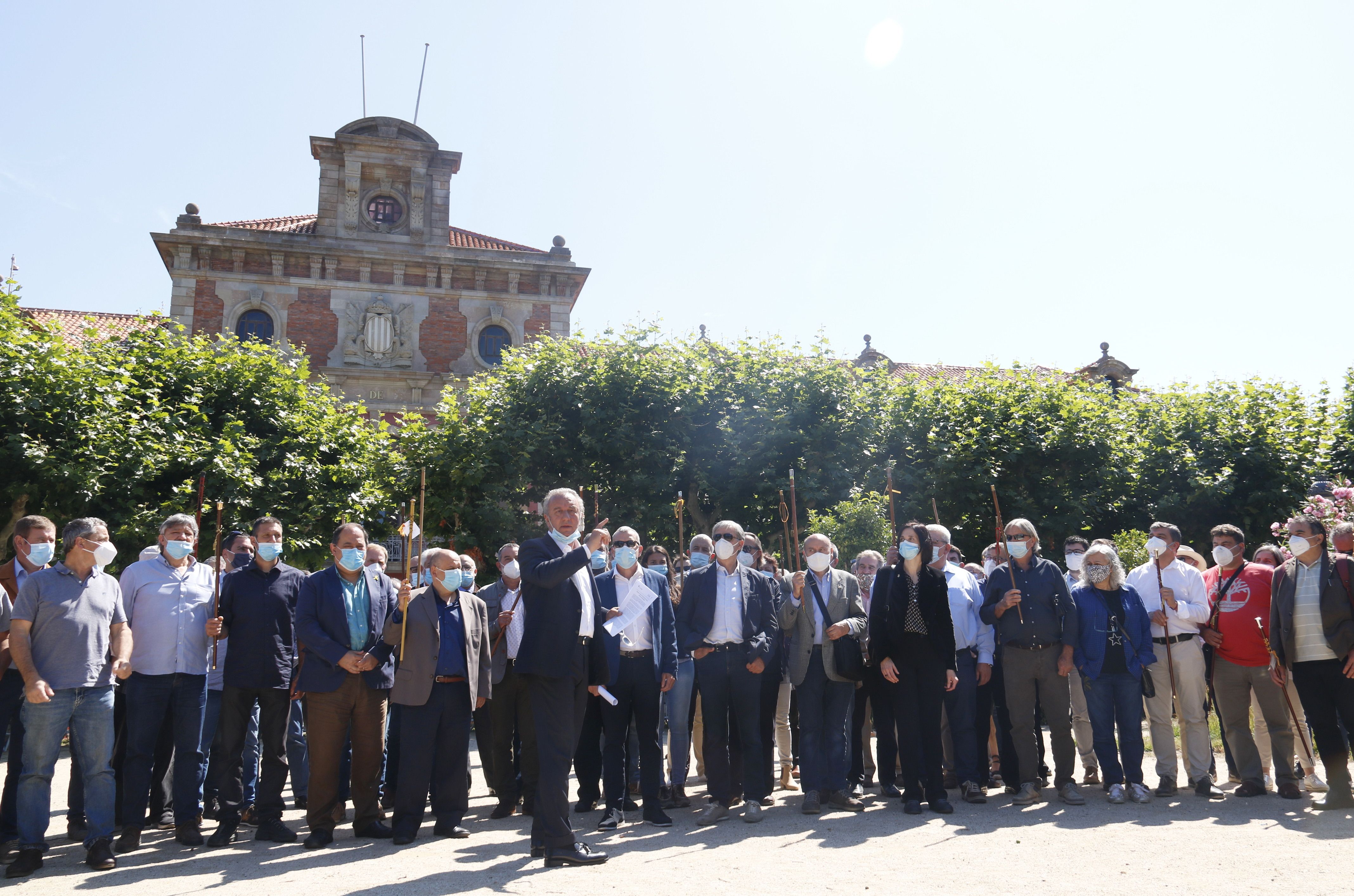 Alcaldes i propietaris contraris a l'Agència de la Natura de Catalunya. | ACN