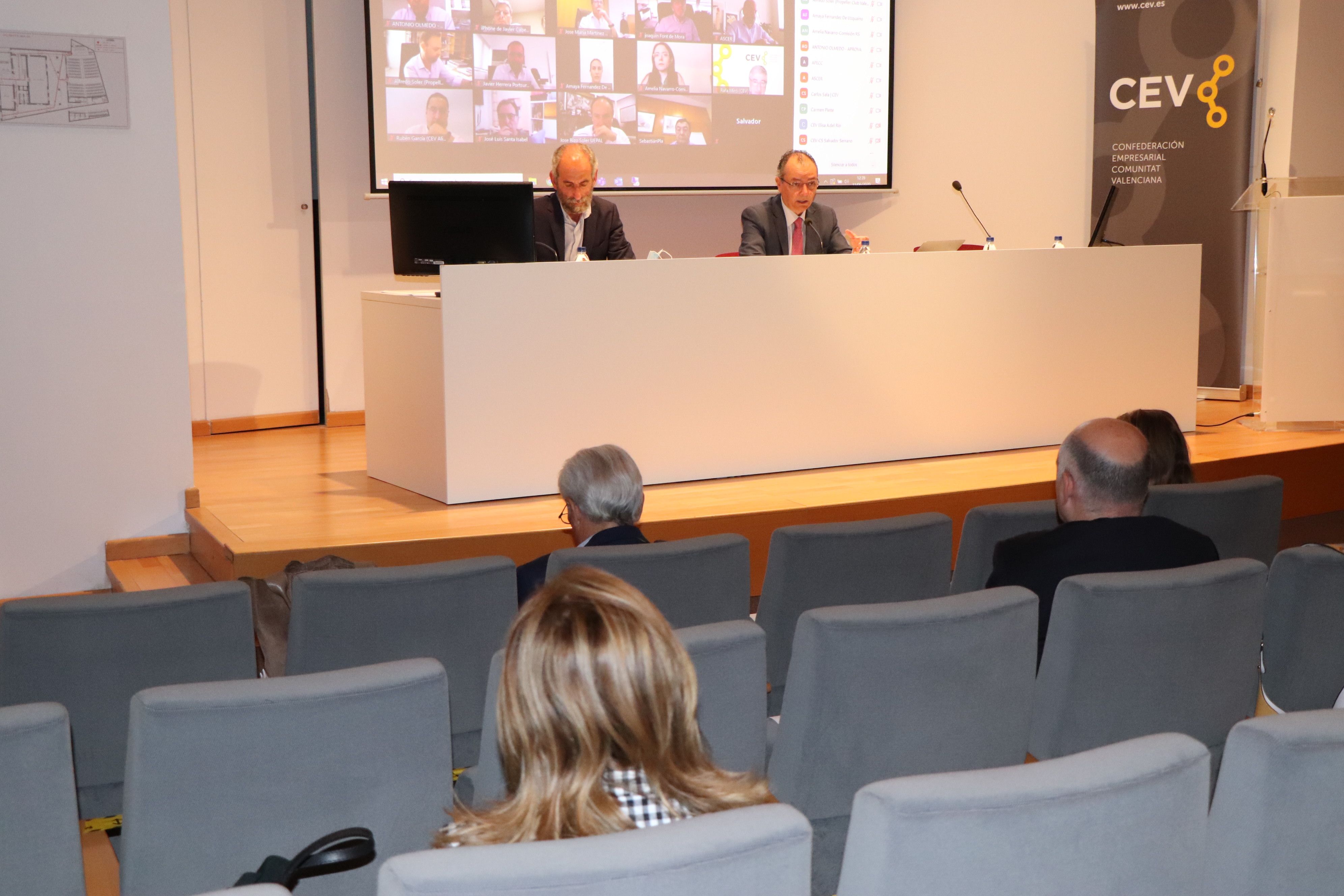 Reunió entre telemàtica i presencial a la seu de la CEV | Cedida