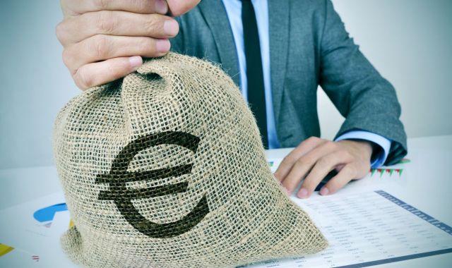 El sector bancari ha retornat 2.384,5 milions d'euros als clients afectats per una clàusula sòl | iStock