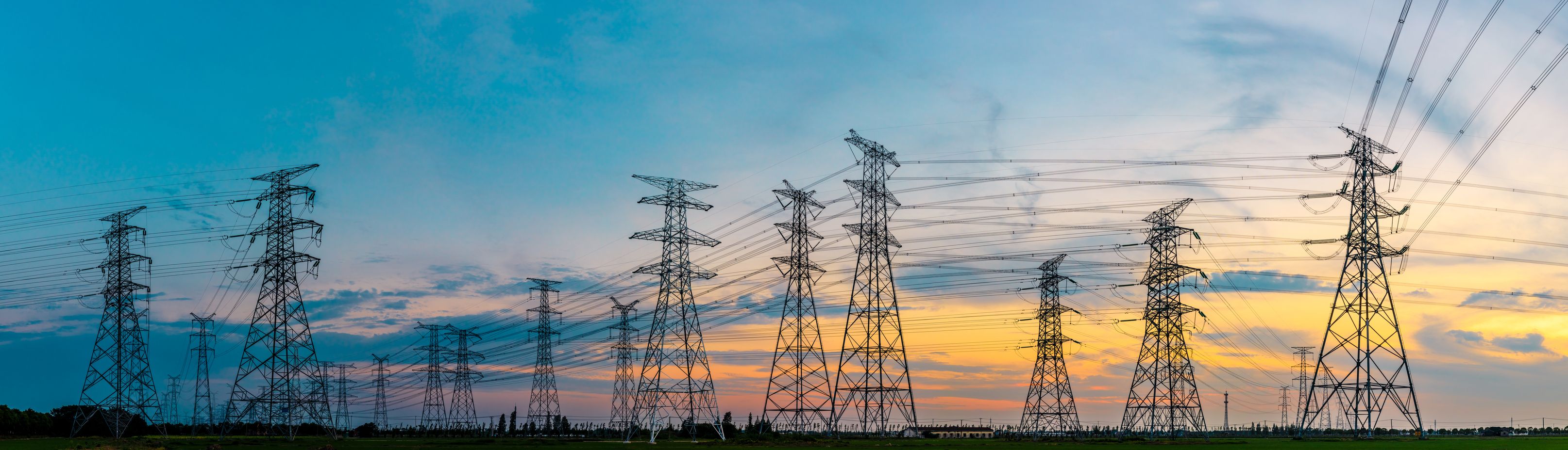 Torres de electricidad en Catalunya | iStock