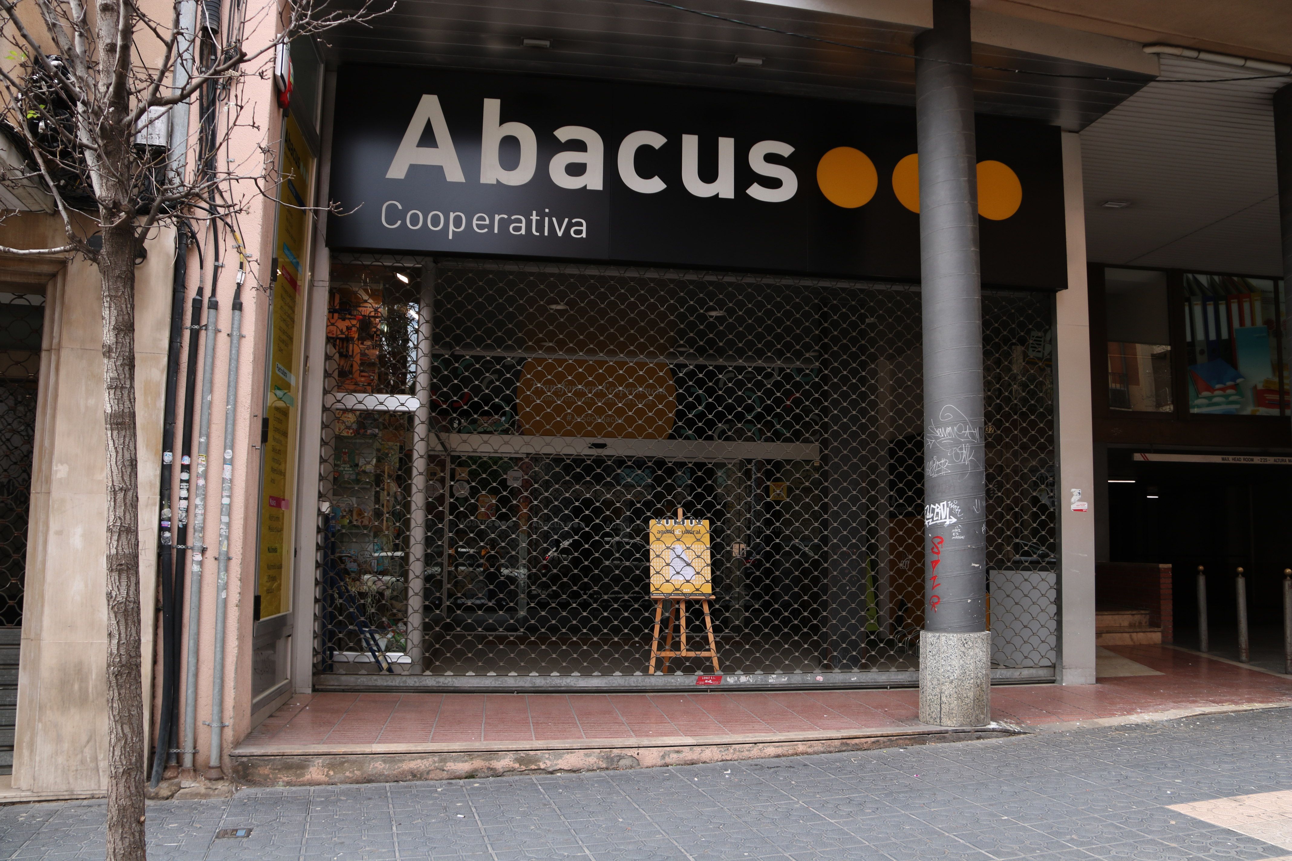 L'exterior d'una botiga d'Abacus Cooperativa | ACN