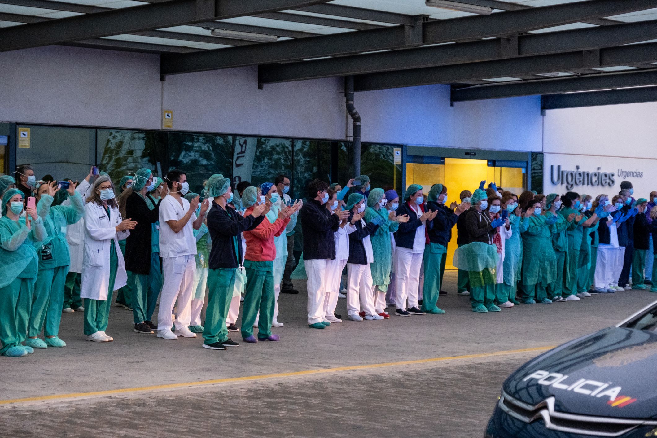 Les feines amb més risc de contagi de covid-19 ja eren les que més riscos tenien abans de la pandèmia | iStock