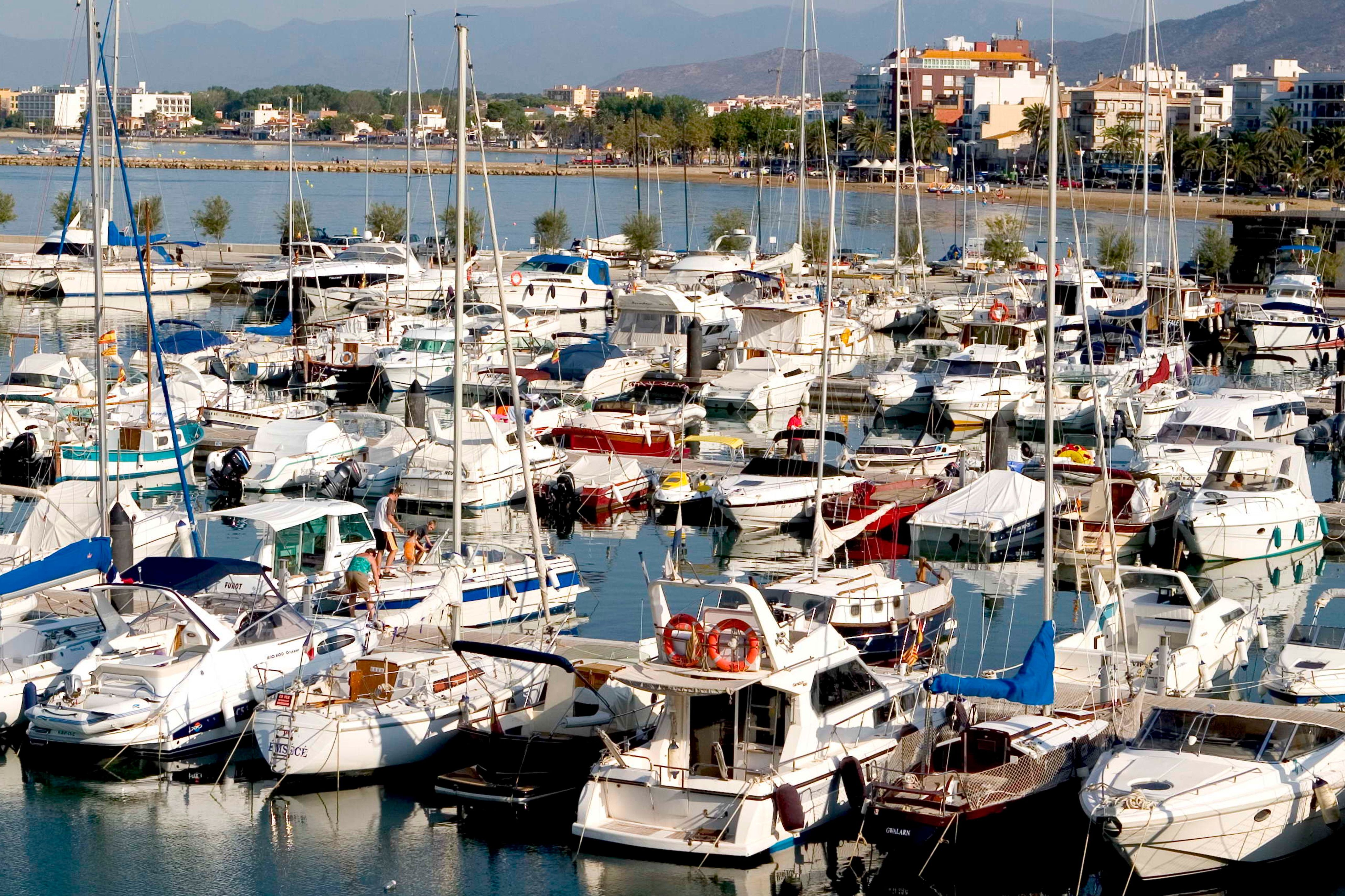 El port de Roses, ciutat que ha creat un segell de qualitat de productes de proximitat | ACN