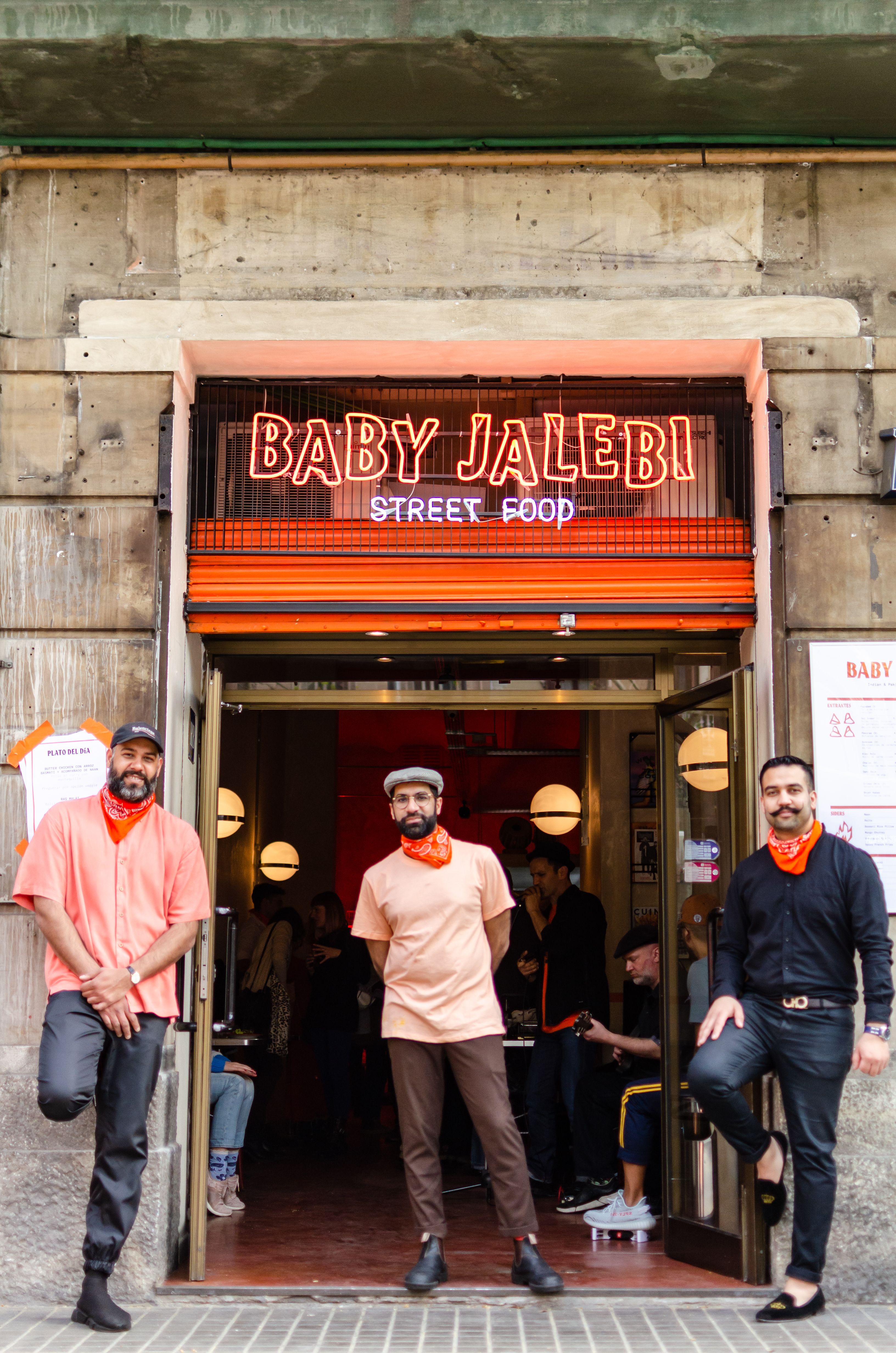 Els germans Alam i Bilal Khan, responsables del restaurant Baby Jalebi, situat a la Gran Via de Barcelona