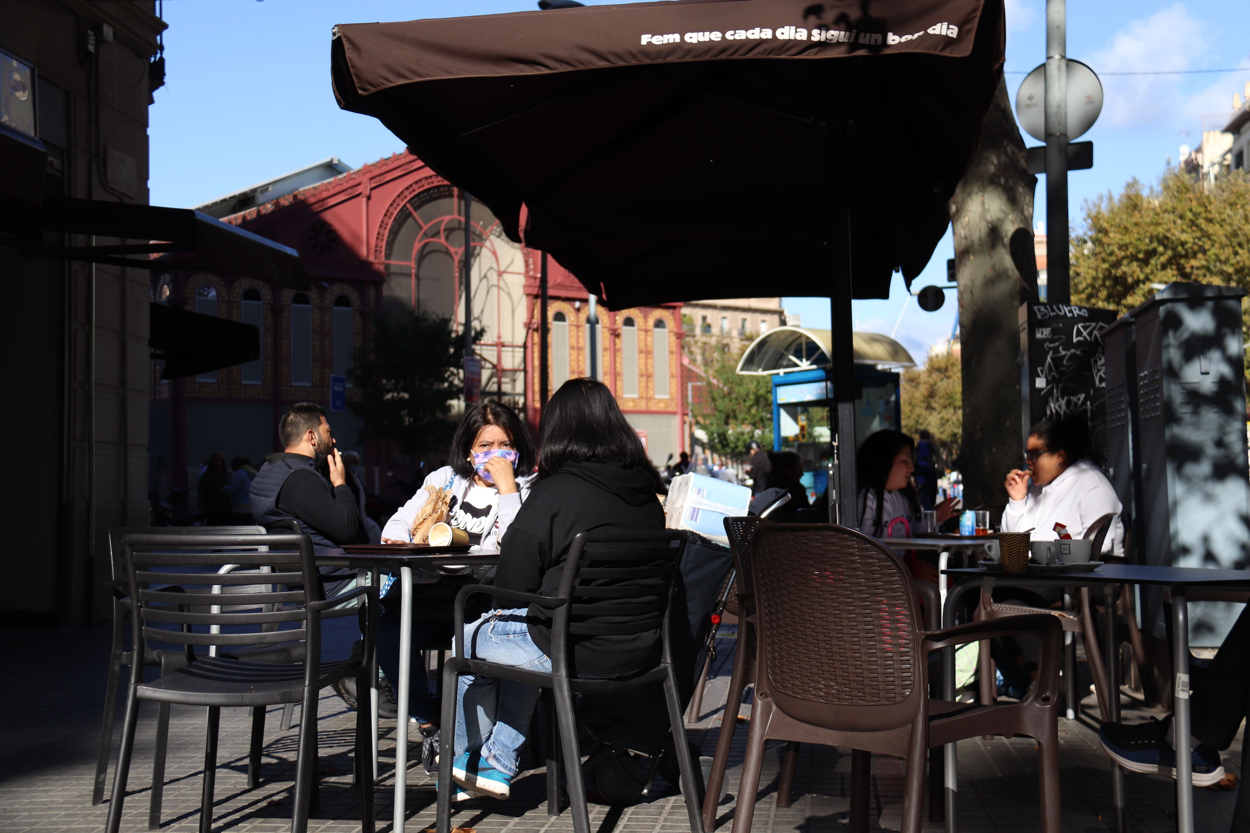 La terraza de un restaurante al barrio de Sant Antoni | ACN