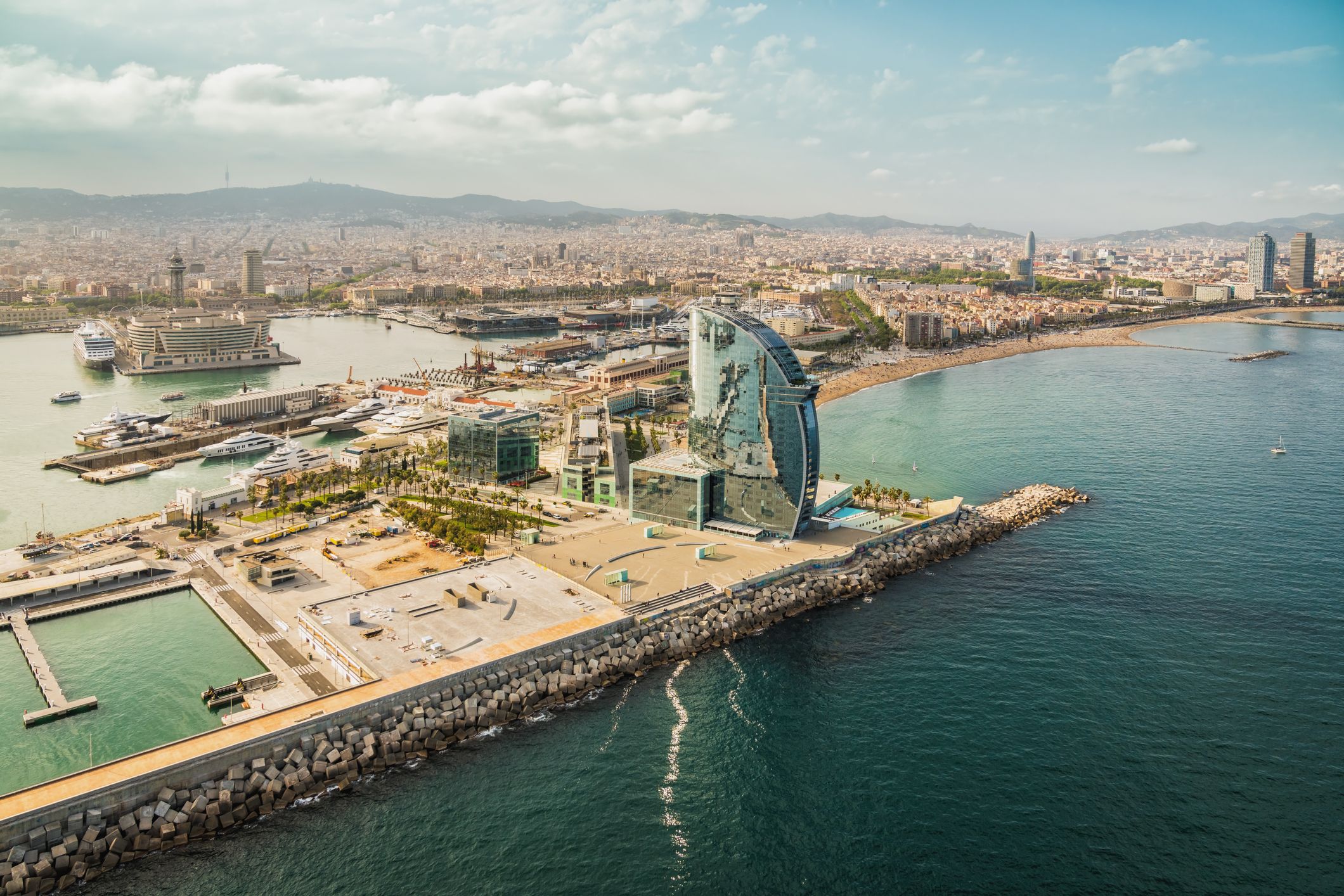 Barcelona es posa les piles pel dia després de la pandèmia | iStock