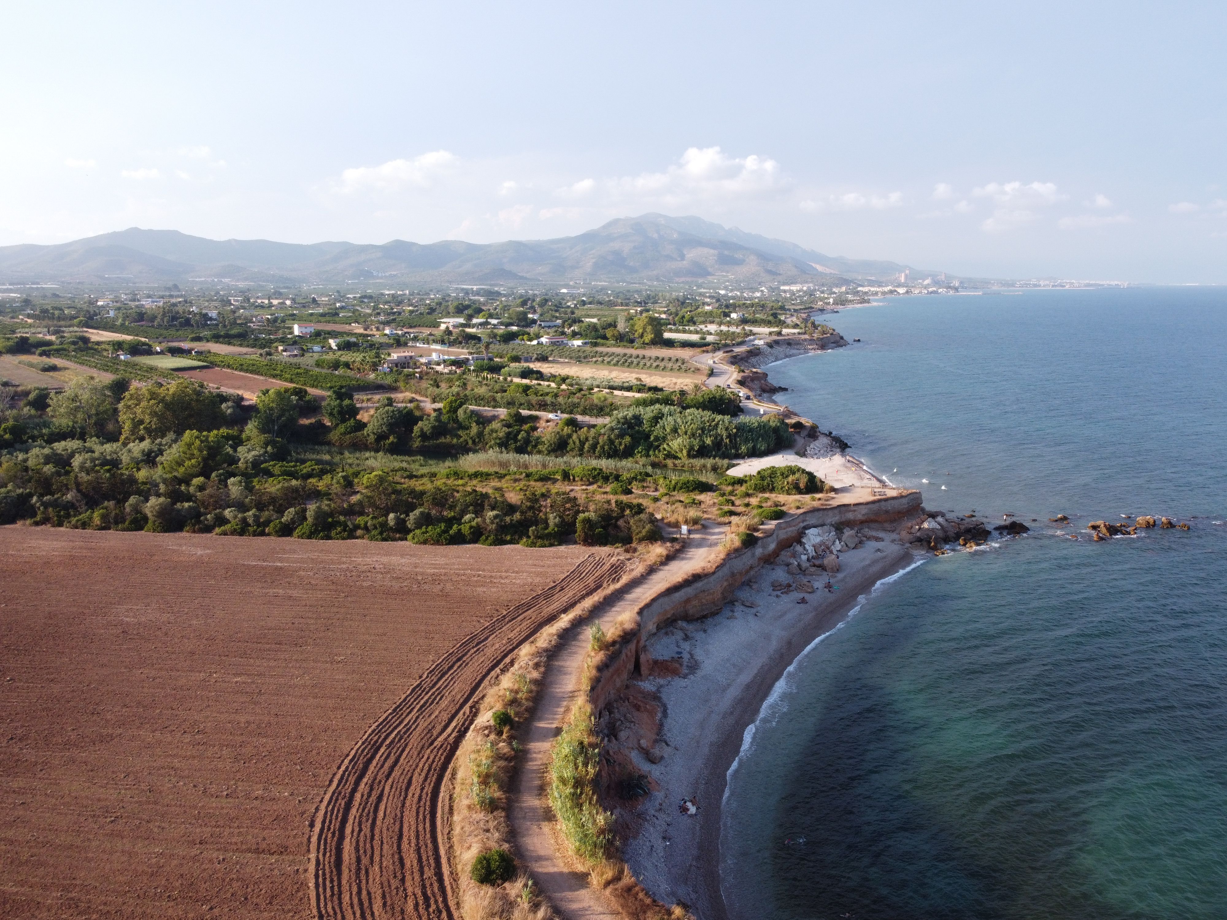 Vista aèria de la costa del Jardí de Sol de Riu i el delta del riu Sènia en Vinarós | iStock