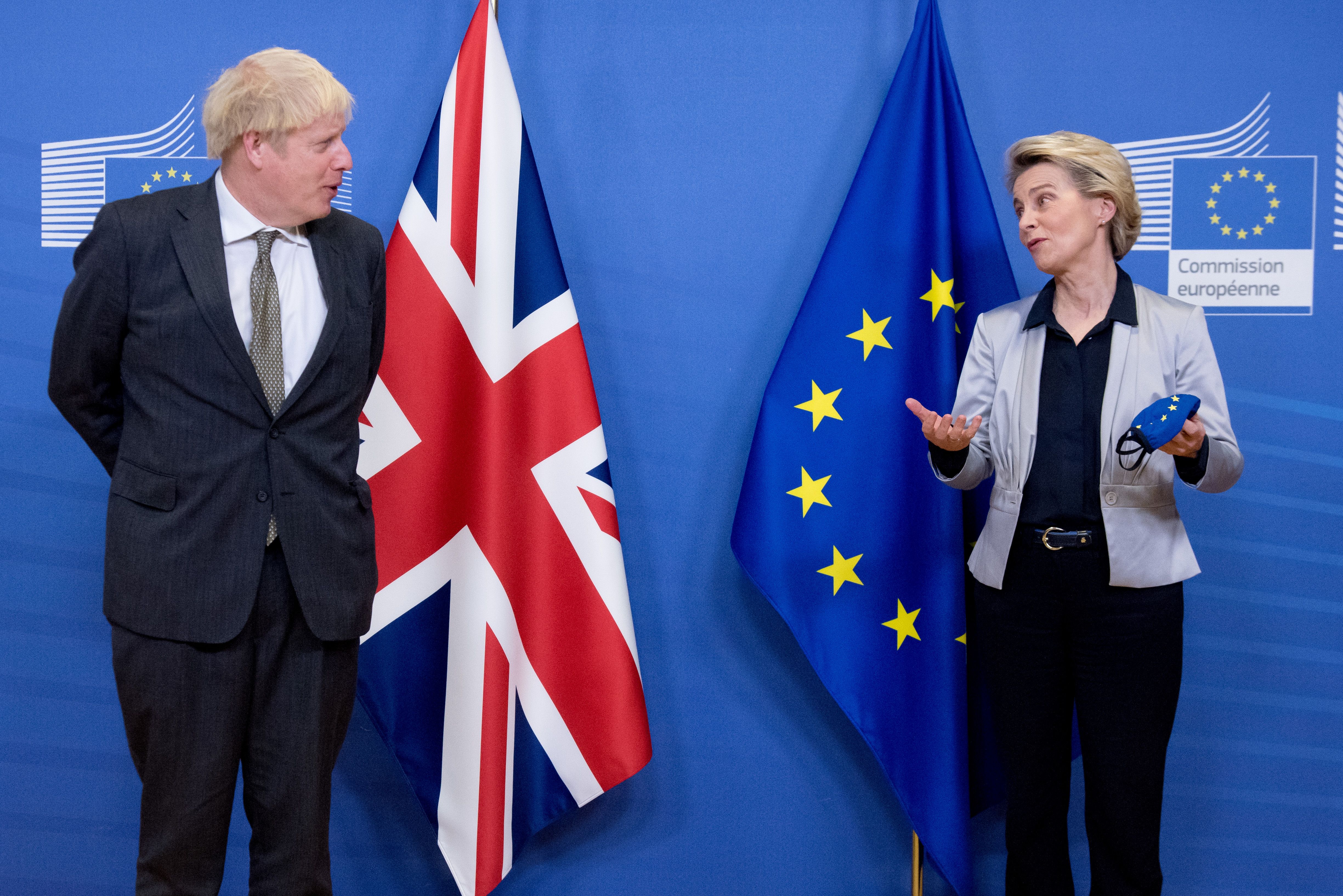 La presidenta de la Comisión Europea, Ursula von der Leyen, recibe el primer ministro británico, Boris Johnson | CE