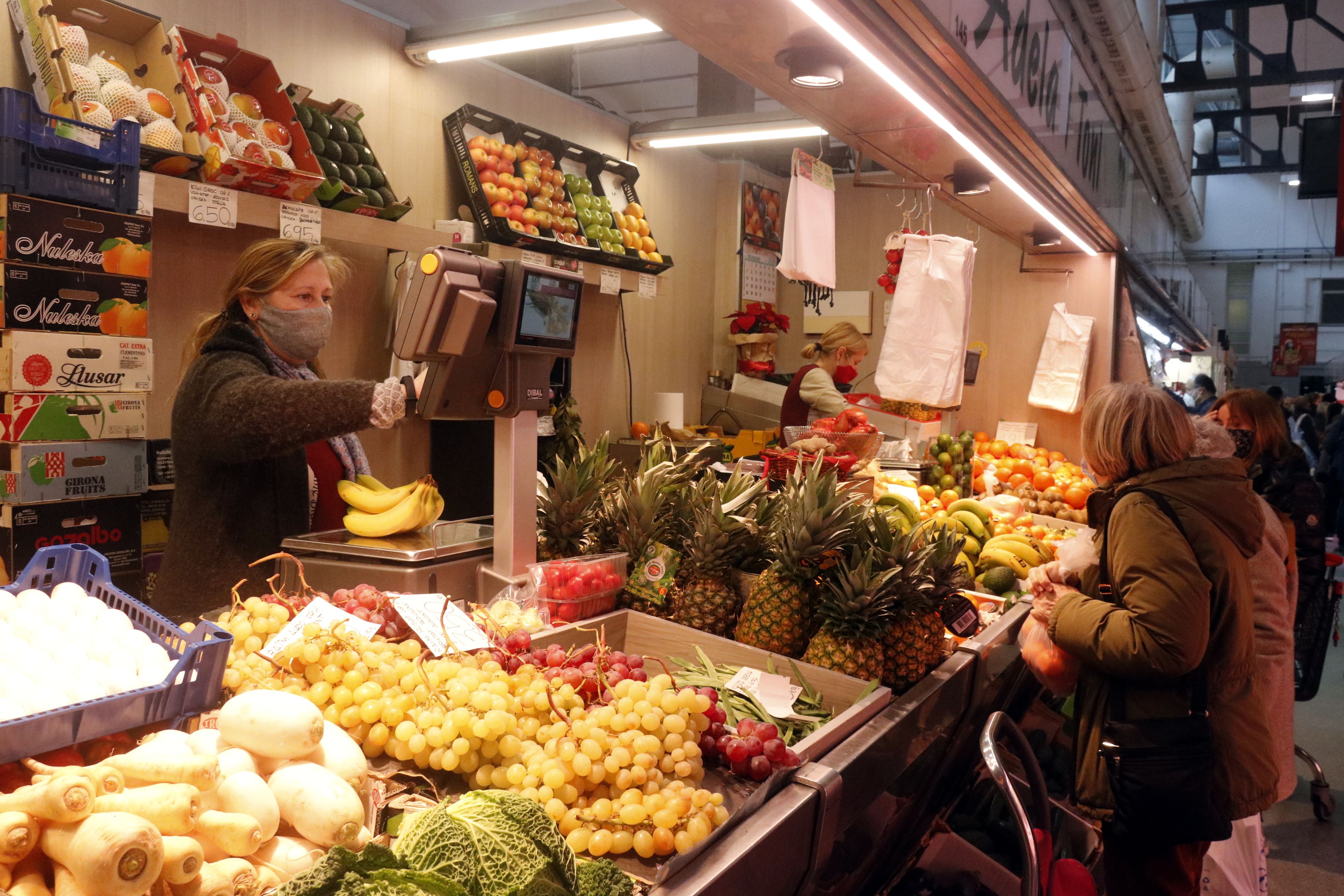 Els aliments i el transport disparen la inflació per sobre del 10% al juny| ACN