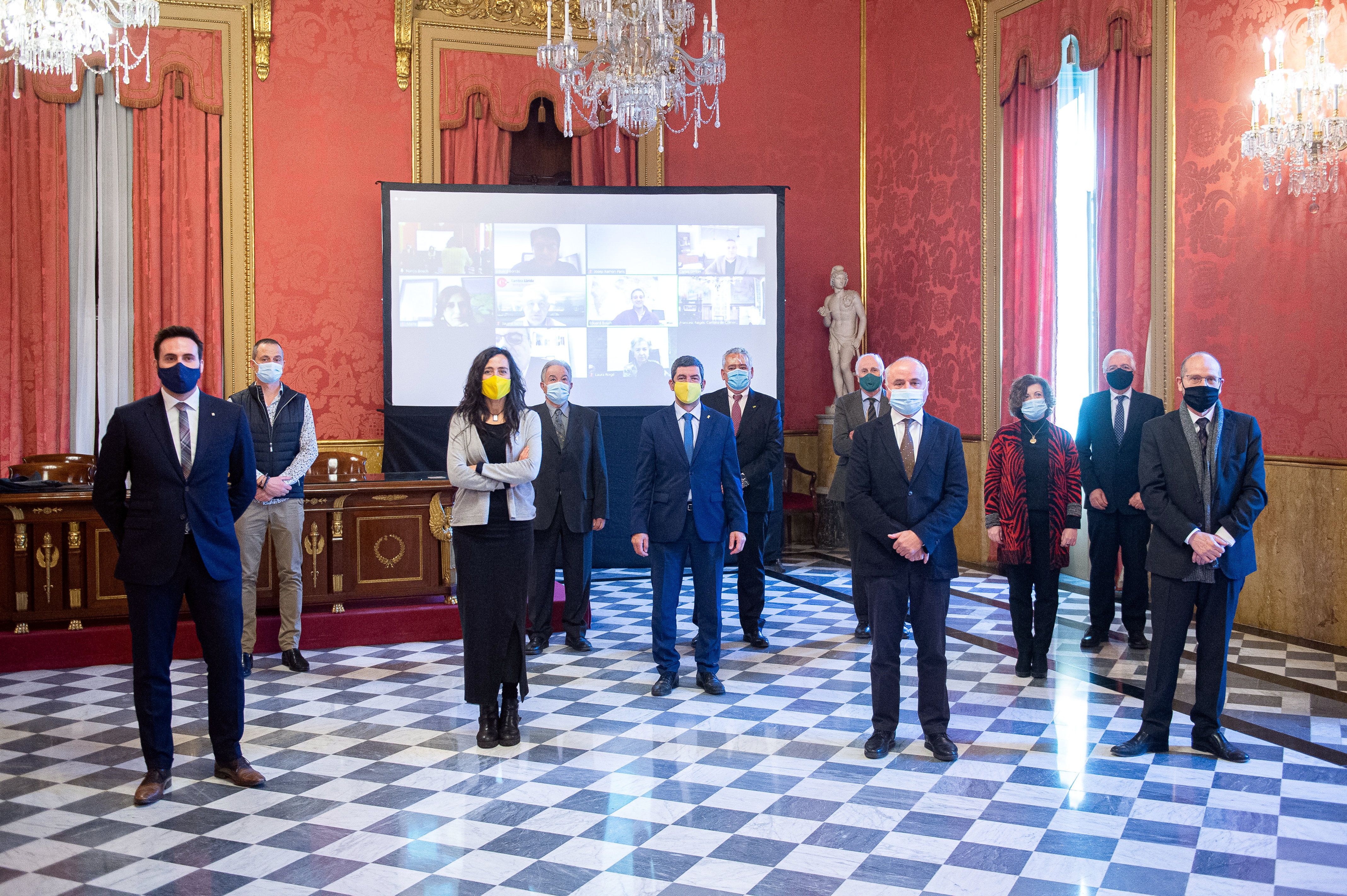 Foto de familia del relevo a la presidencia del Consejo de Cámaras | ACN