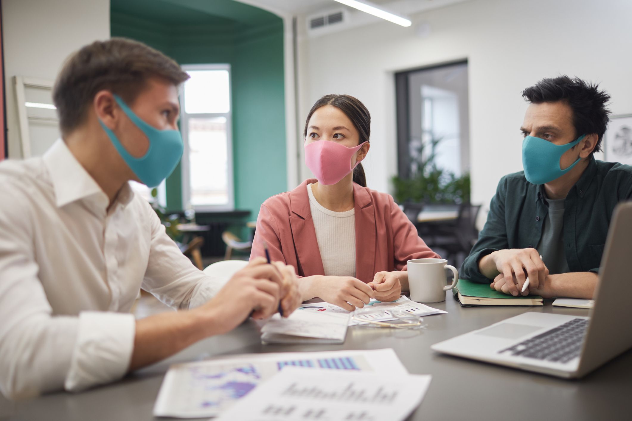 Los mentores guían y asesoran los empresarios en la toma de decisiones | iStock