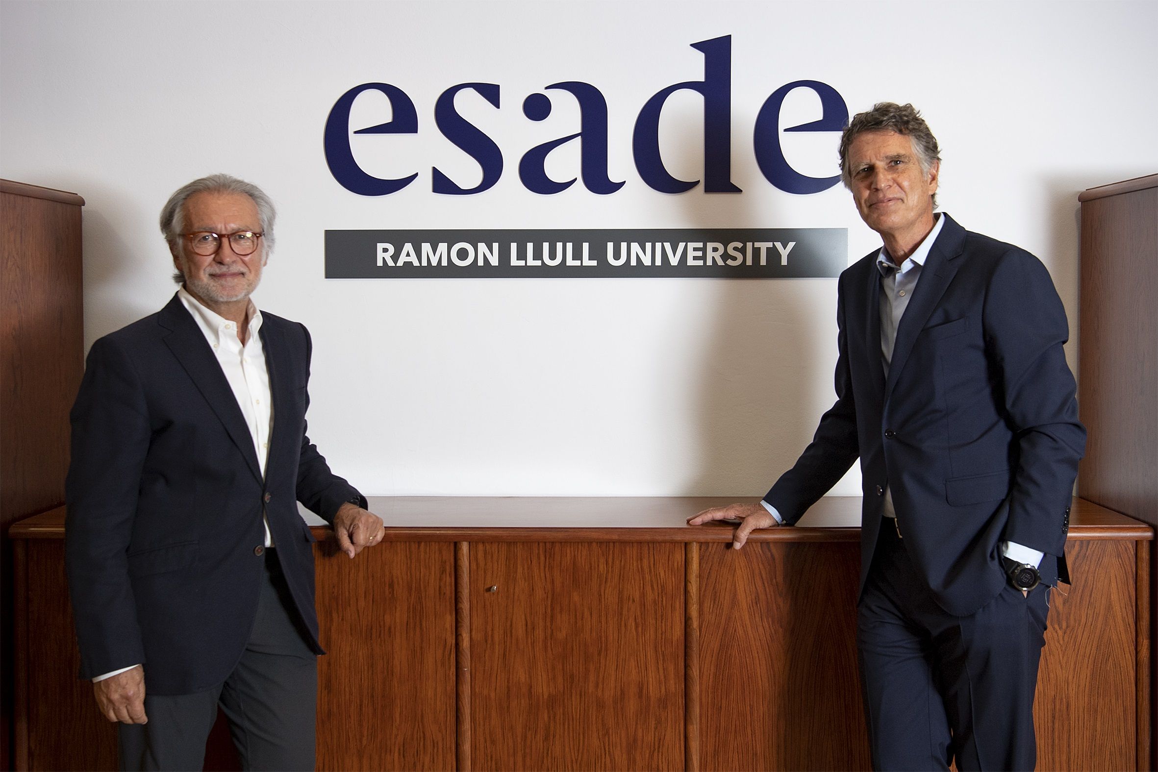 El expresidente de la Fundació Esade, Xavier Tuesta, y su sucesor, Jaume Hucha | Europa Press