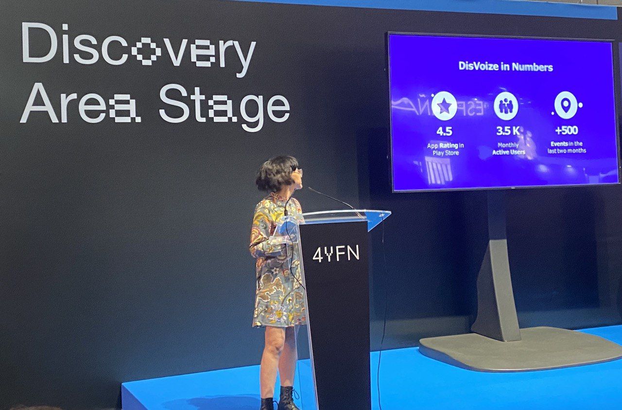 La CTO de DisVoize, Maikha Abarca, durante su pitch al acto de Barcelona Activa a 4YFN