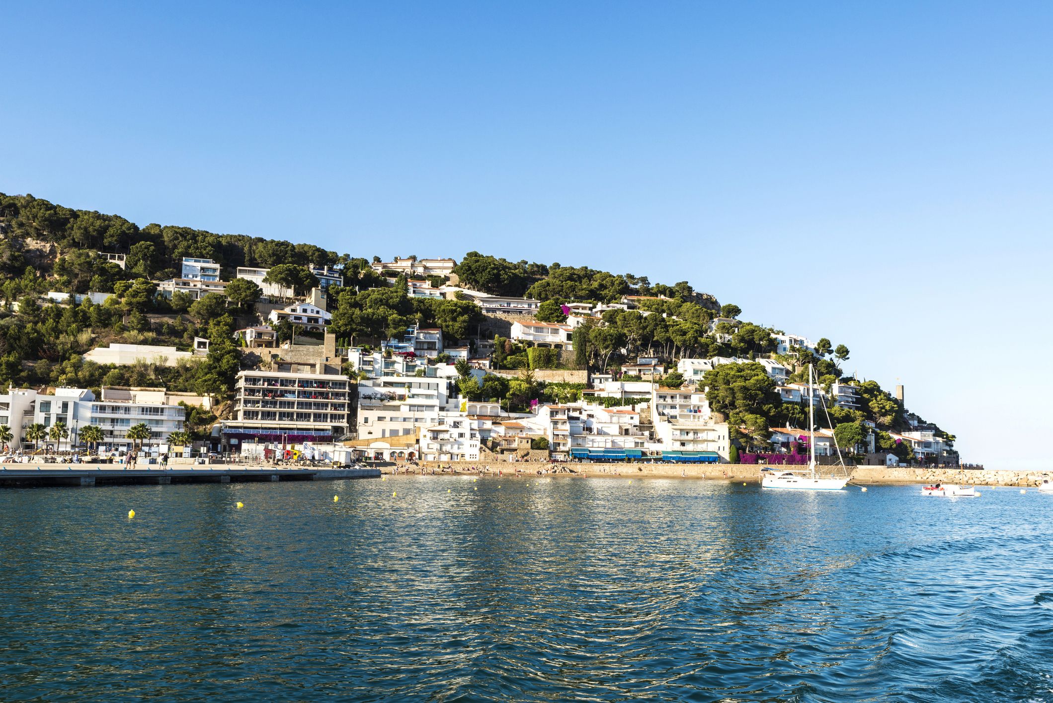 El sector turístic de la Costa Brava, preocupat pel turisme britànic | iStock