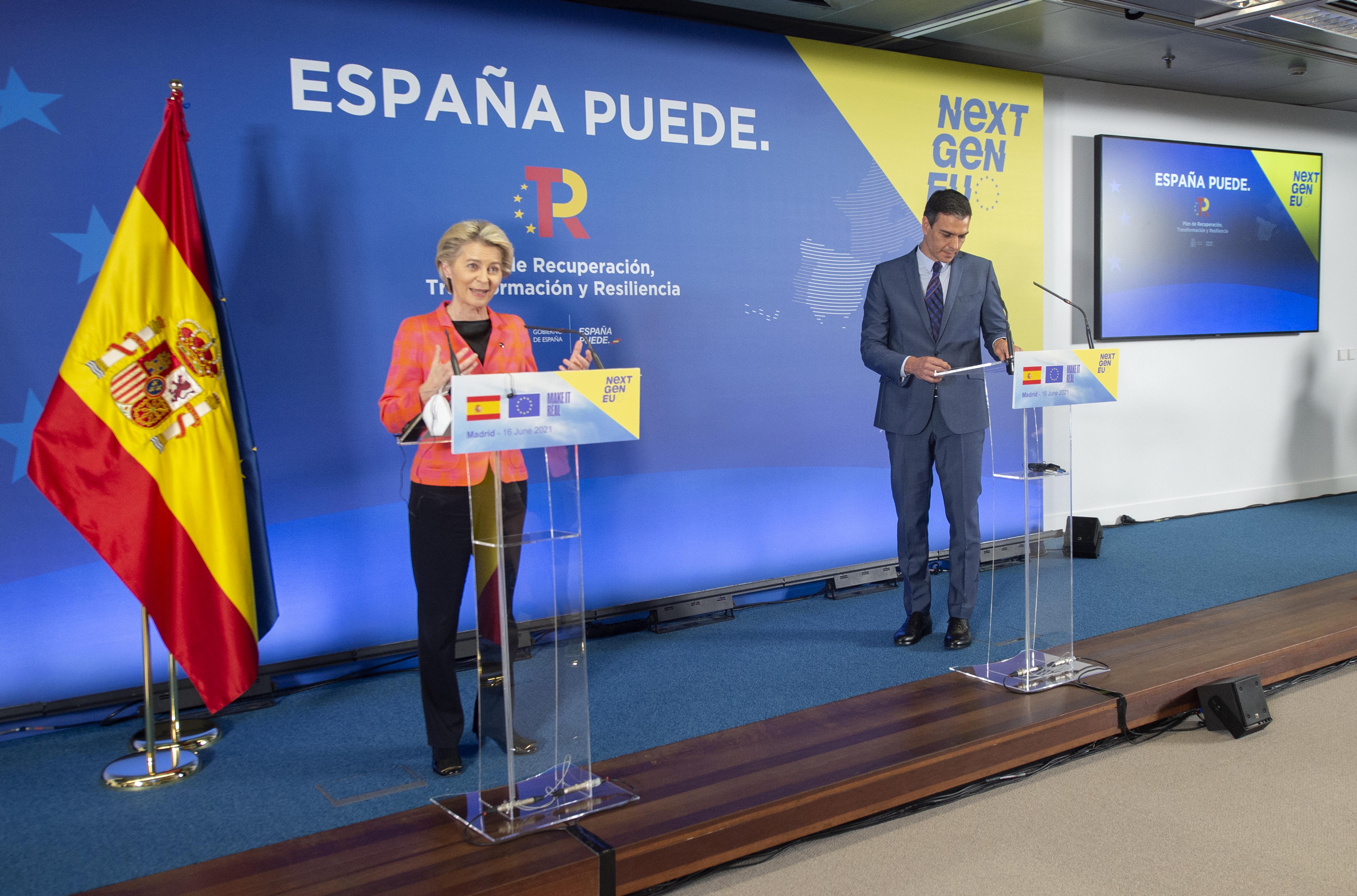 La presidenta de la Comisión Europea Ursula Von der Leyen y el presidente del gobierno español Pedro Sánchez después de su reunión sobre los fondos Next Generation EU | EP