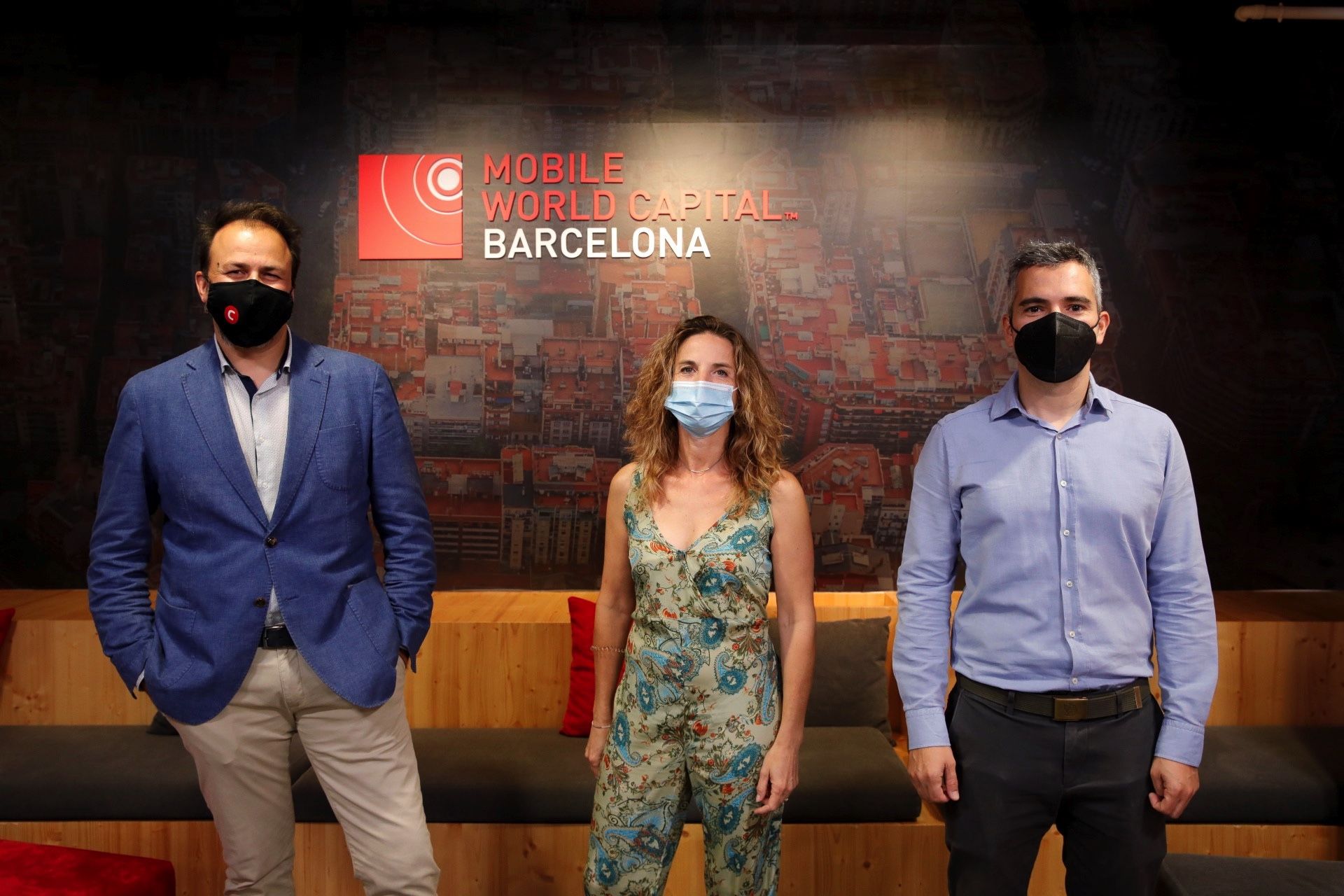 El president del Cercle Tecnològic de Catalunya, Joan Ramon Barrera; la directora general de Societat Digital de la Generalitat de Catalunya, Joana Barbany; i el director del programa de Talent Digital de la Mobile World Capital Barcelona i portaveu de Ba