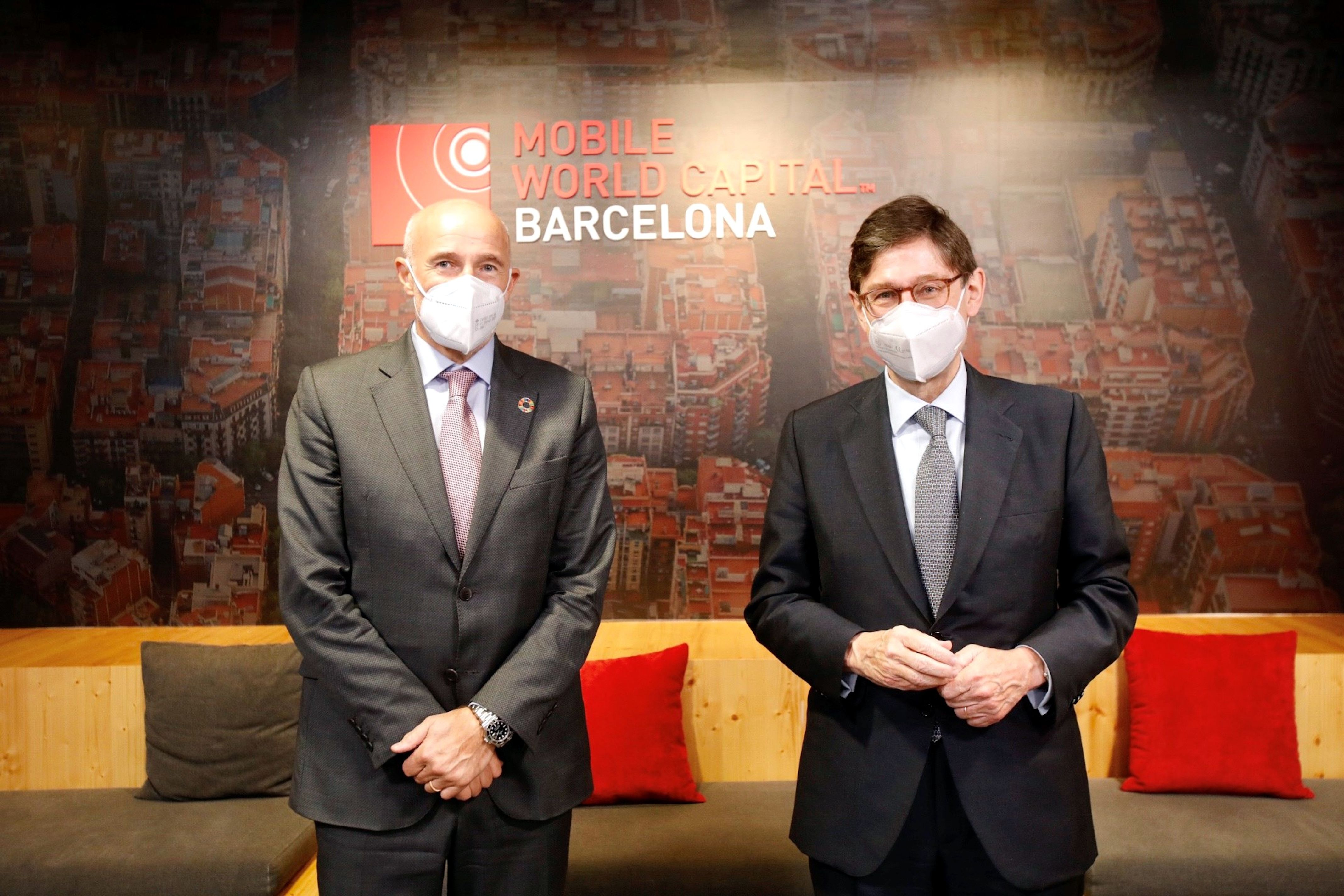 El CEO de MWCapital, Carlos Grado, y el presidente de CaixaBank, José Ignacio Goirigolzarri, durante su primer encuentro | ACN