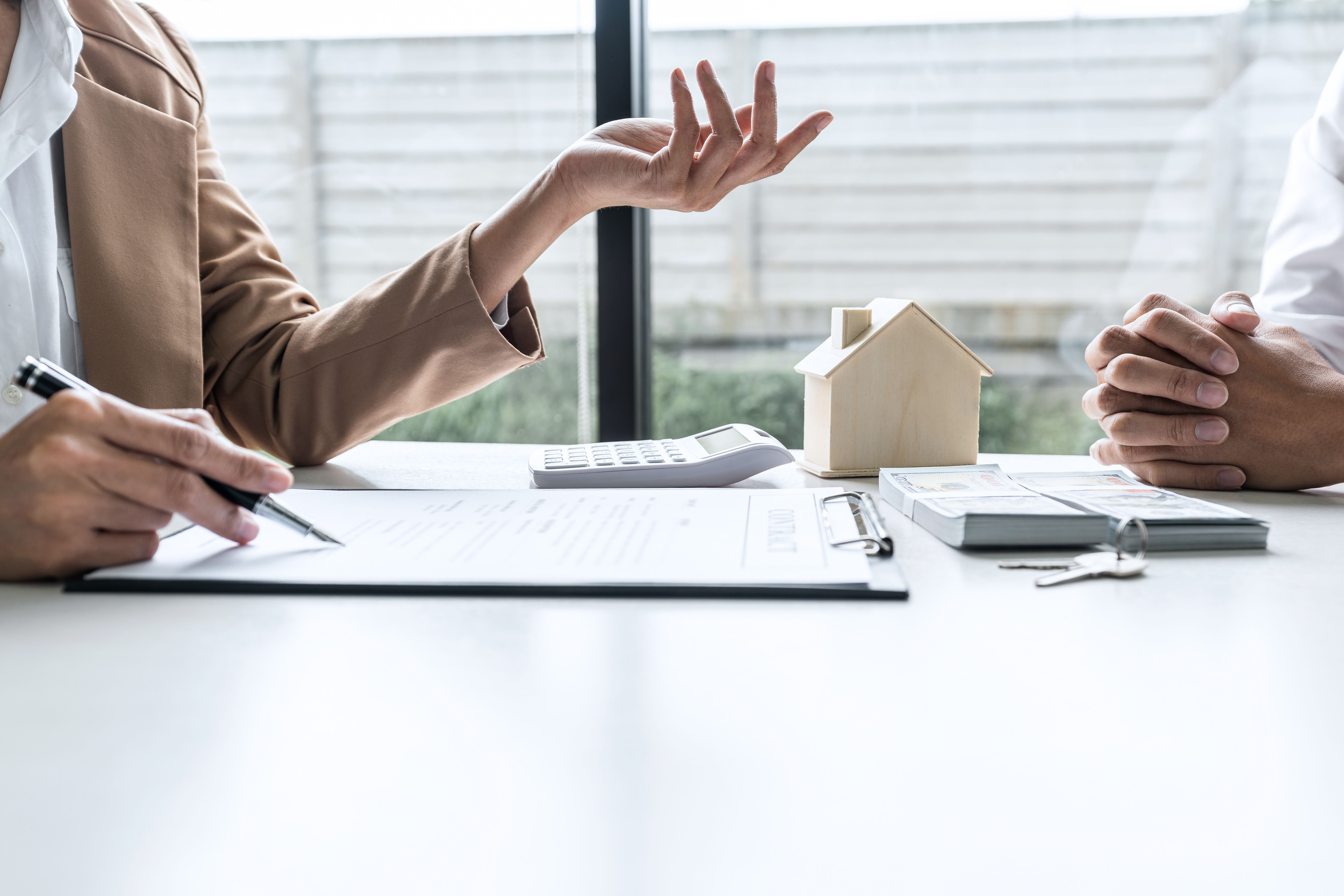 Catalunya va registrar 6.905 hipoteques sobre habitatges durant el mes de juny | iStock