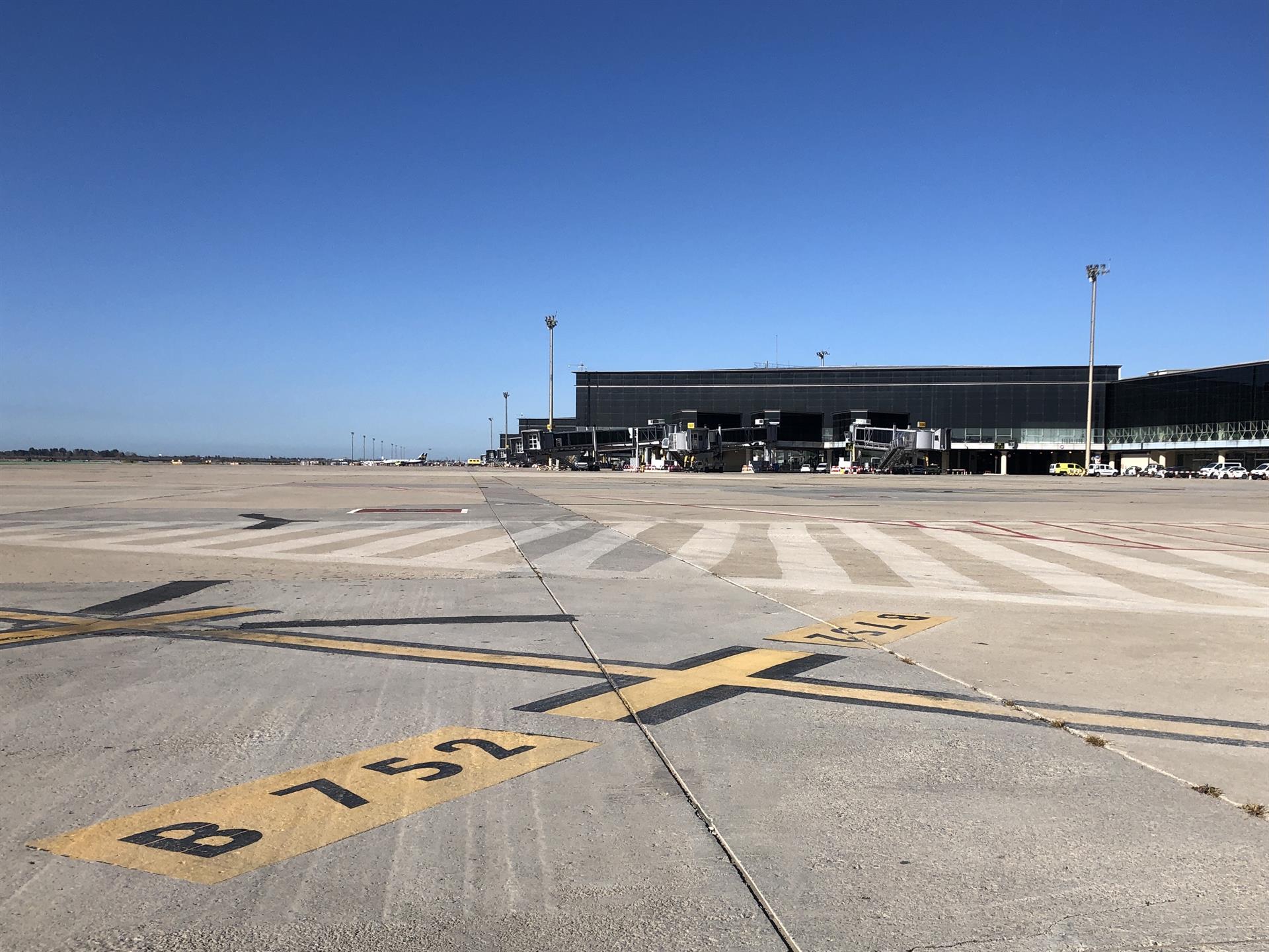 La intervenció afectarà als carrers de rodatge i la zona d'estacionament d'avions de la T2 | EP