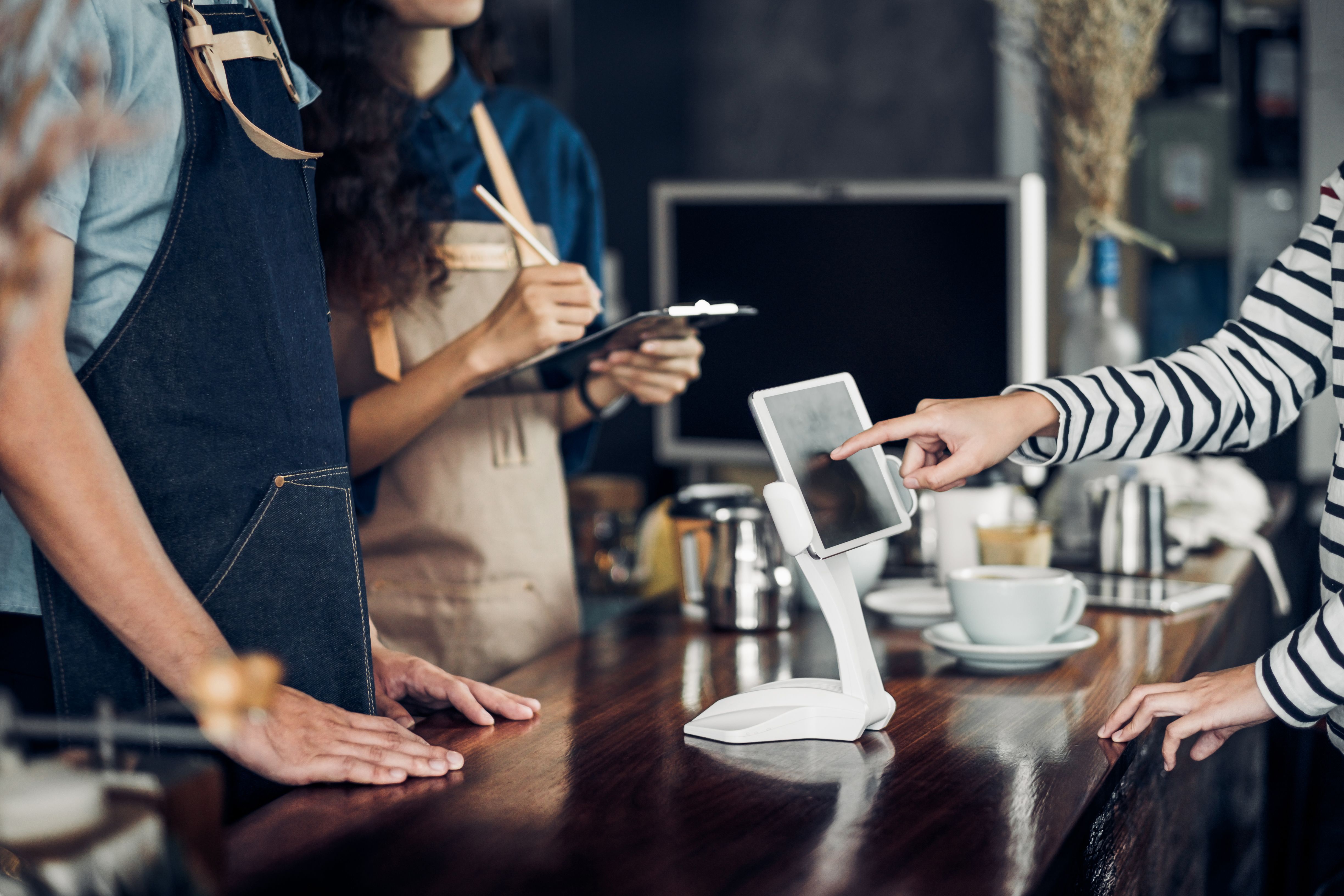 L'experiència de compra a la botiga física ha d'esdevenir un factor al seu favor front del comerç electrònic | iStock