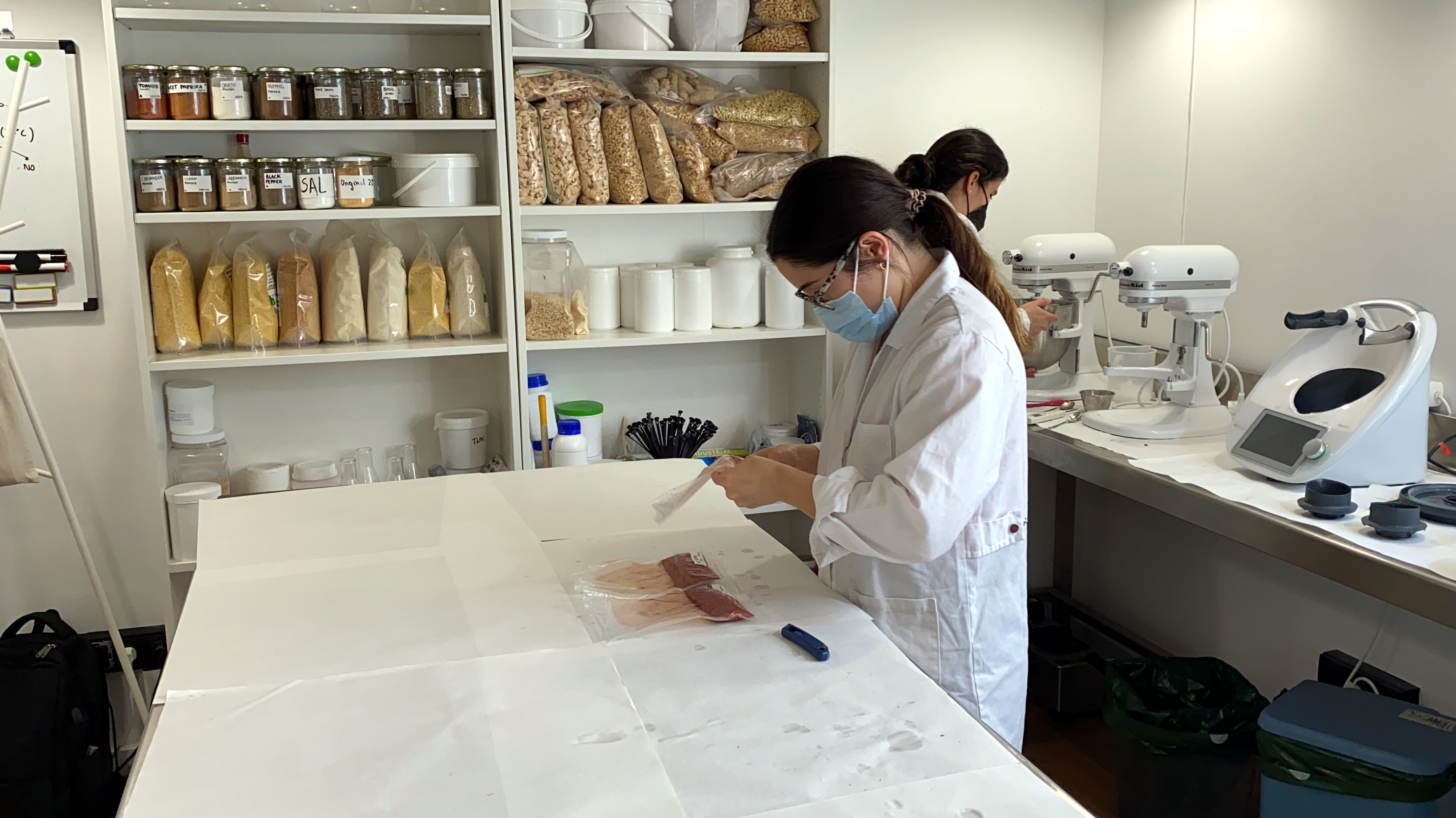 El laboratorio de Heura Foods, startup catalana de carne vegetal  | ACN 