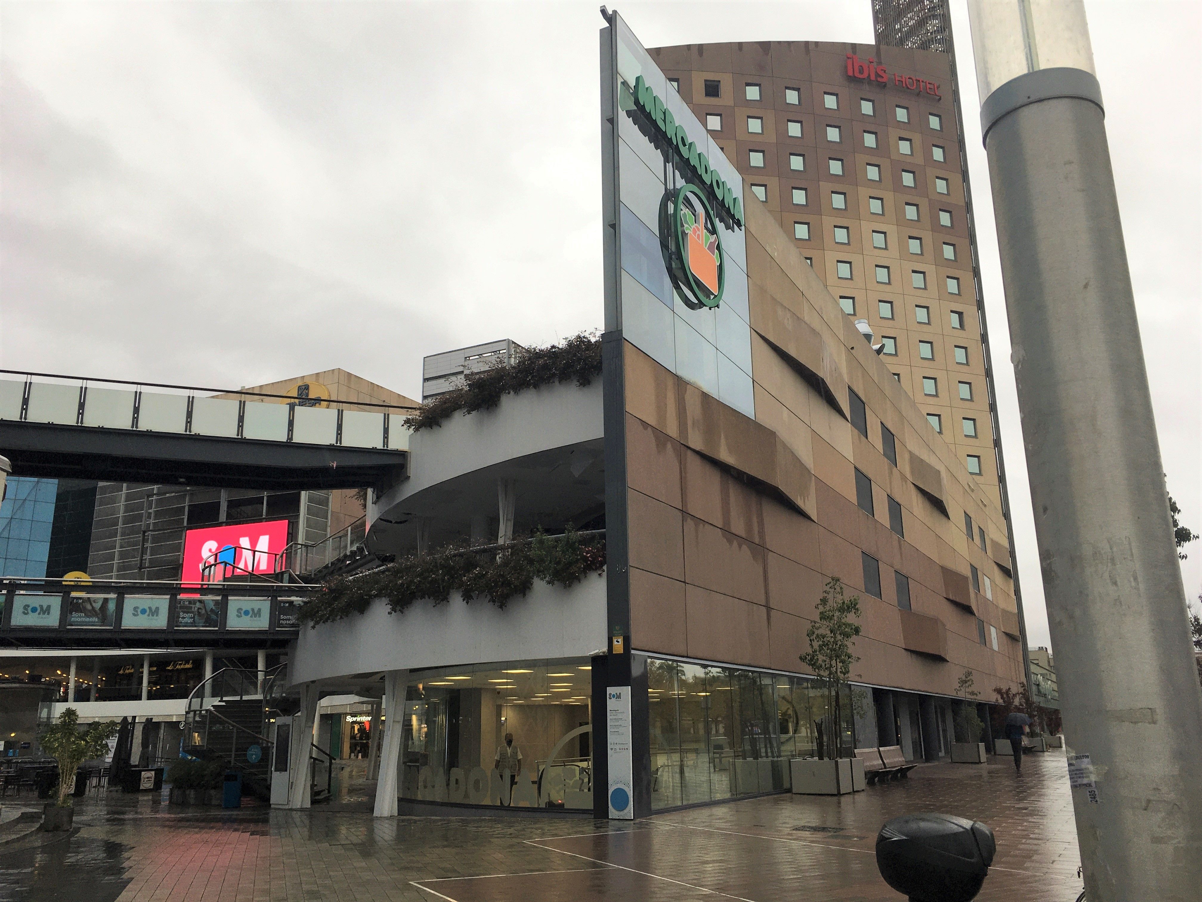 L'exterior del nou supermercat eficient de Mercadona a Barcelona | Cedida