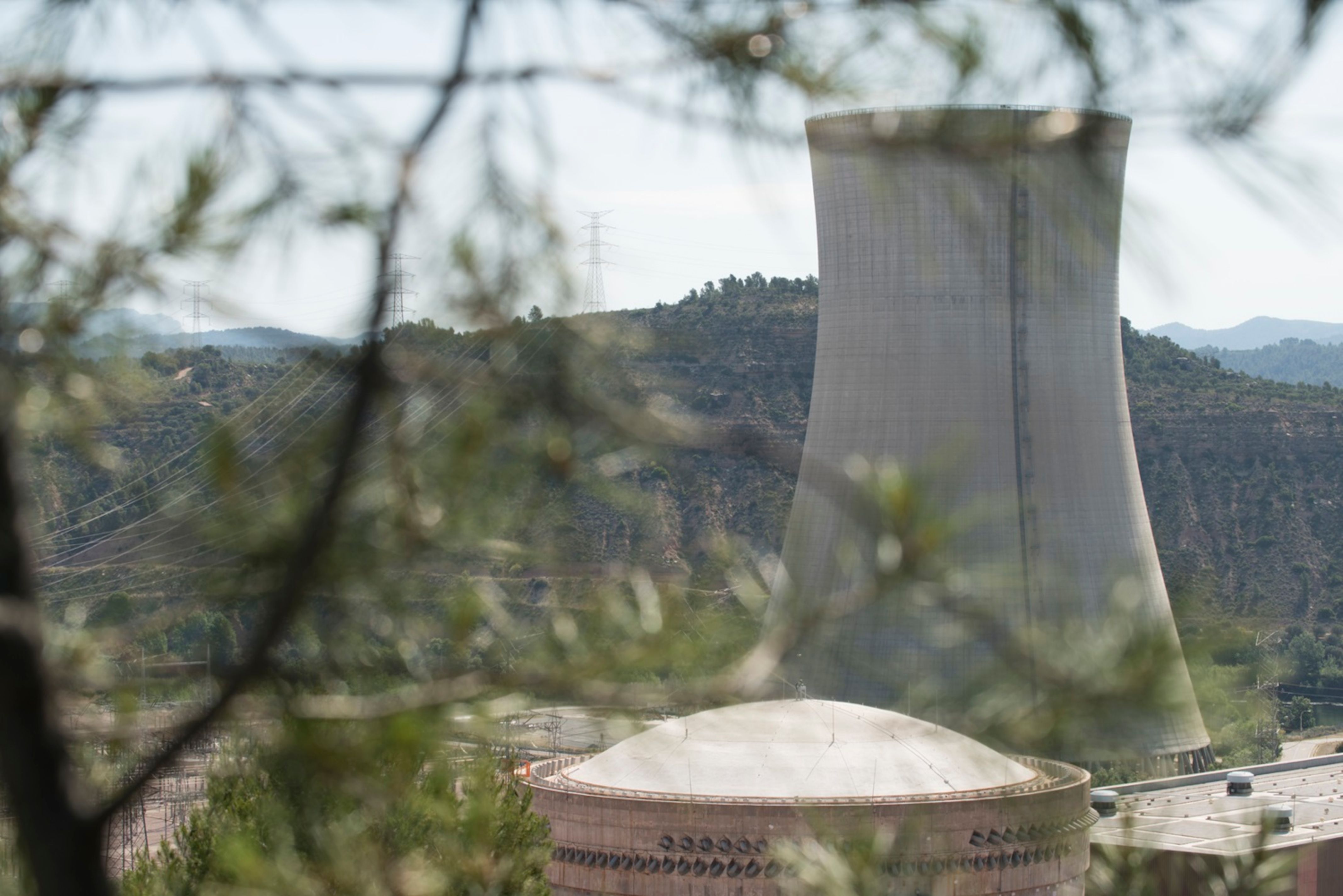 La chimenea de la instalación nuclear de Ascó | ACN