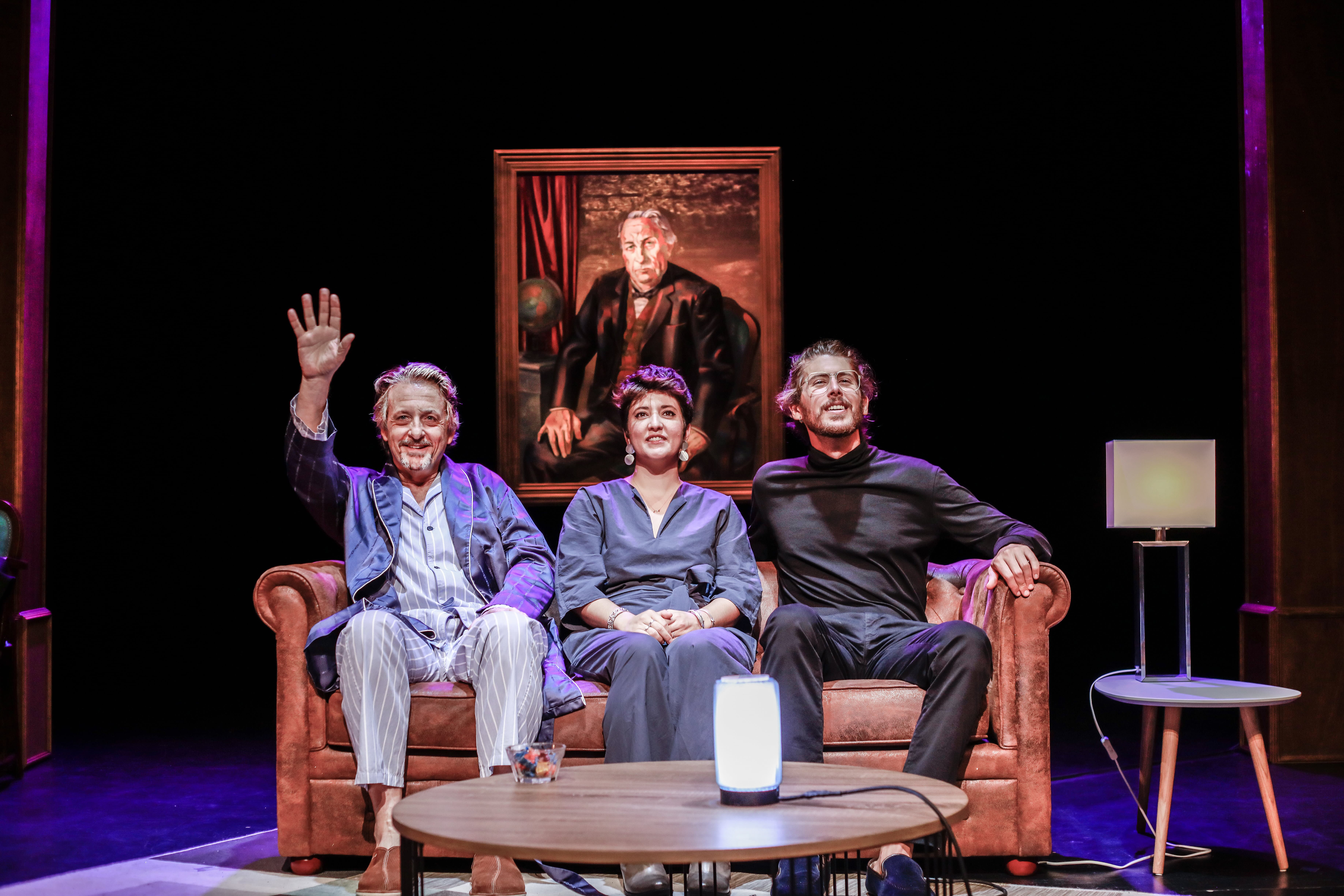 Ramon Madaula, Cometa Solé y Jaume Madaula durante una escena de la comedia 'Los Brugarol' | ACN