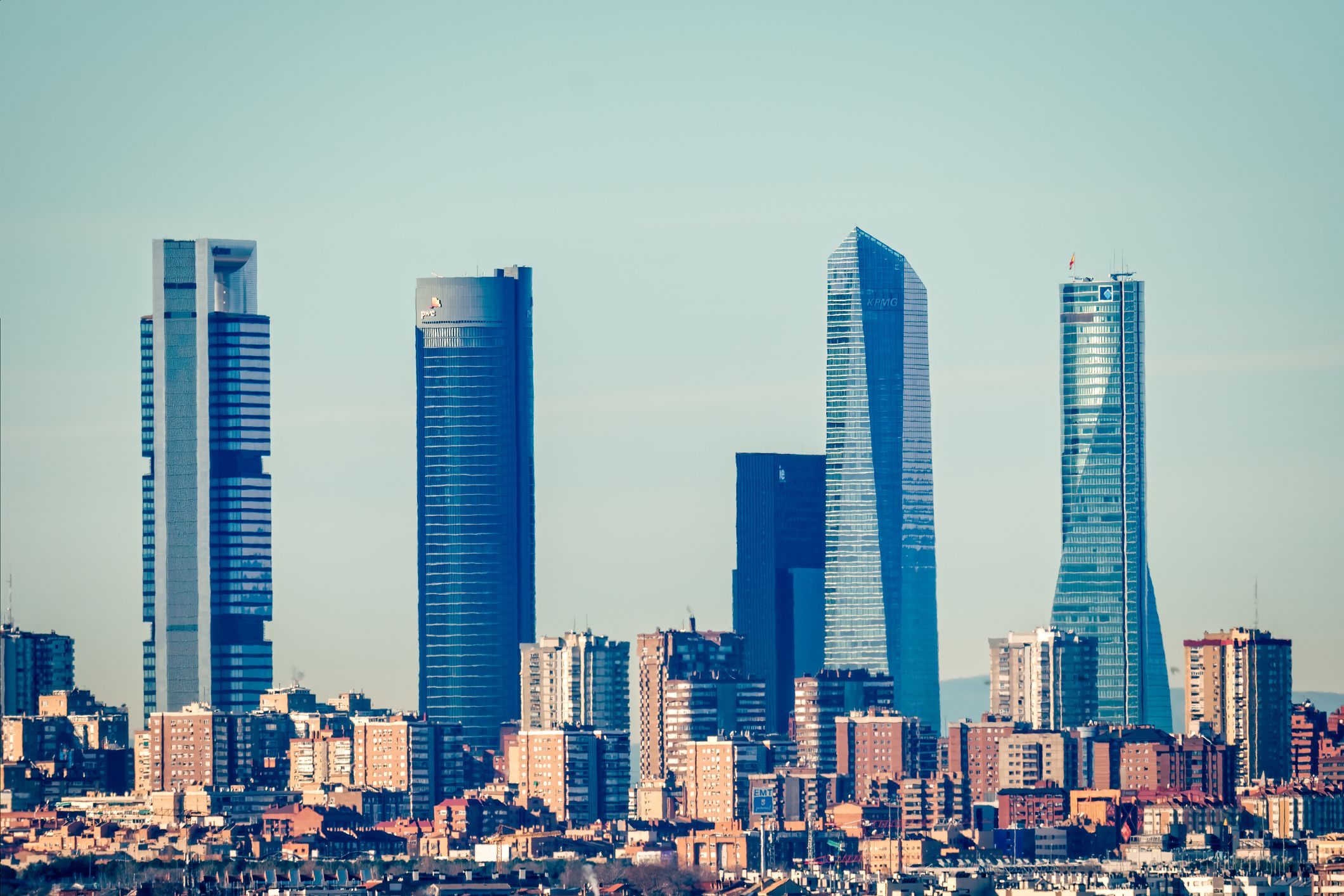 El sector públic decideix a Madrid un 87% de les compres públiques i adjudica a empreses amb seu a la capital el 64% d'aquestes compres | iStock