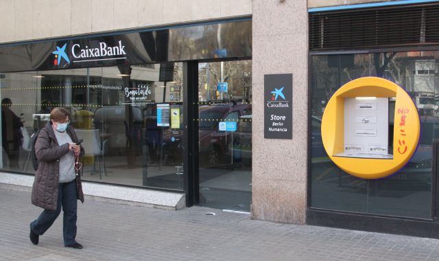 Un caixer automàtic de CaixaBank a Barcelona | ACN