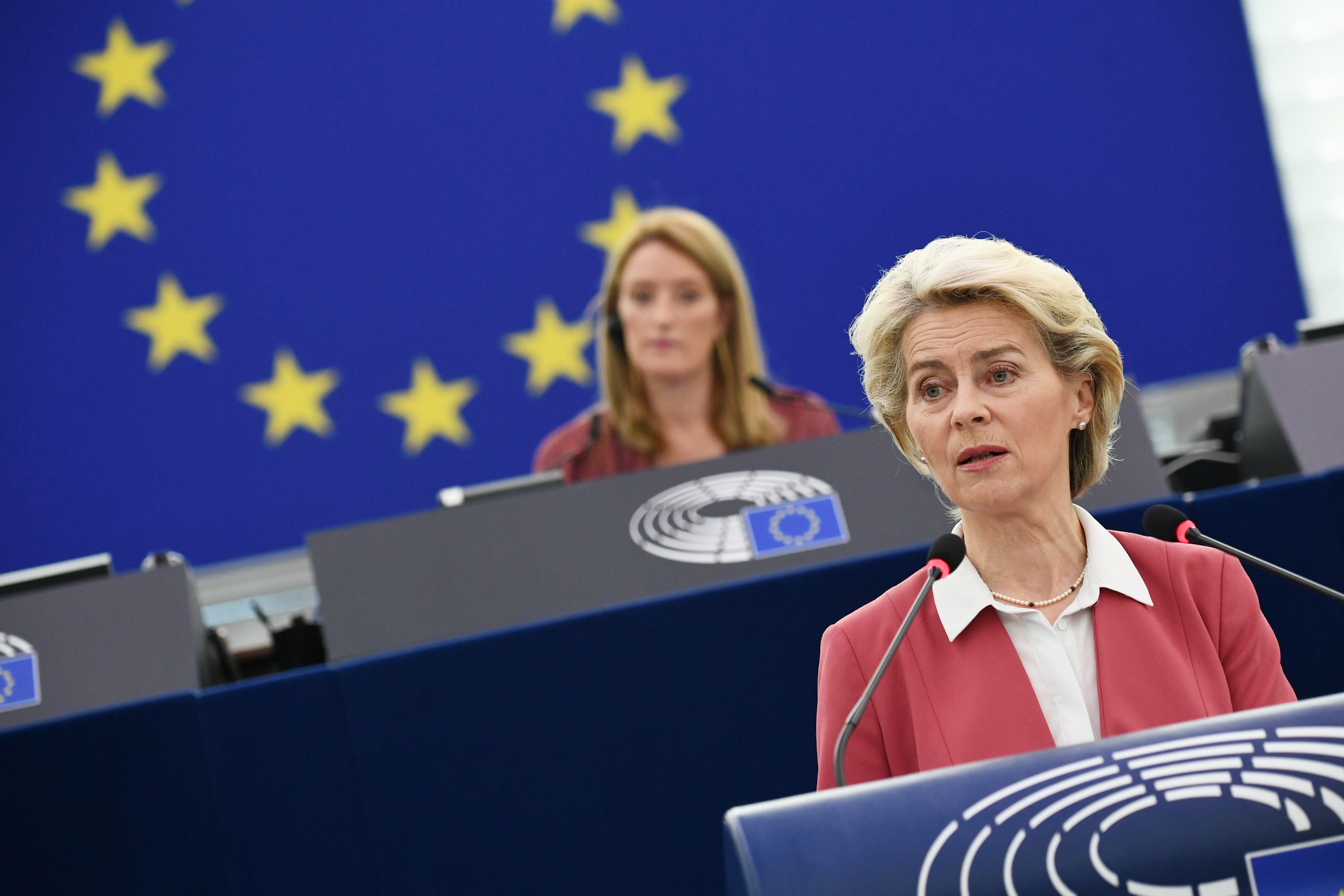  La presidenta de la Comissió Europea, Ursula von der Leyen, durant un debat a l'Eurocambra el 20 d'octubre del 2021 | ACN