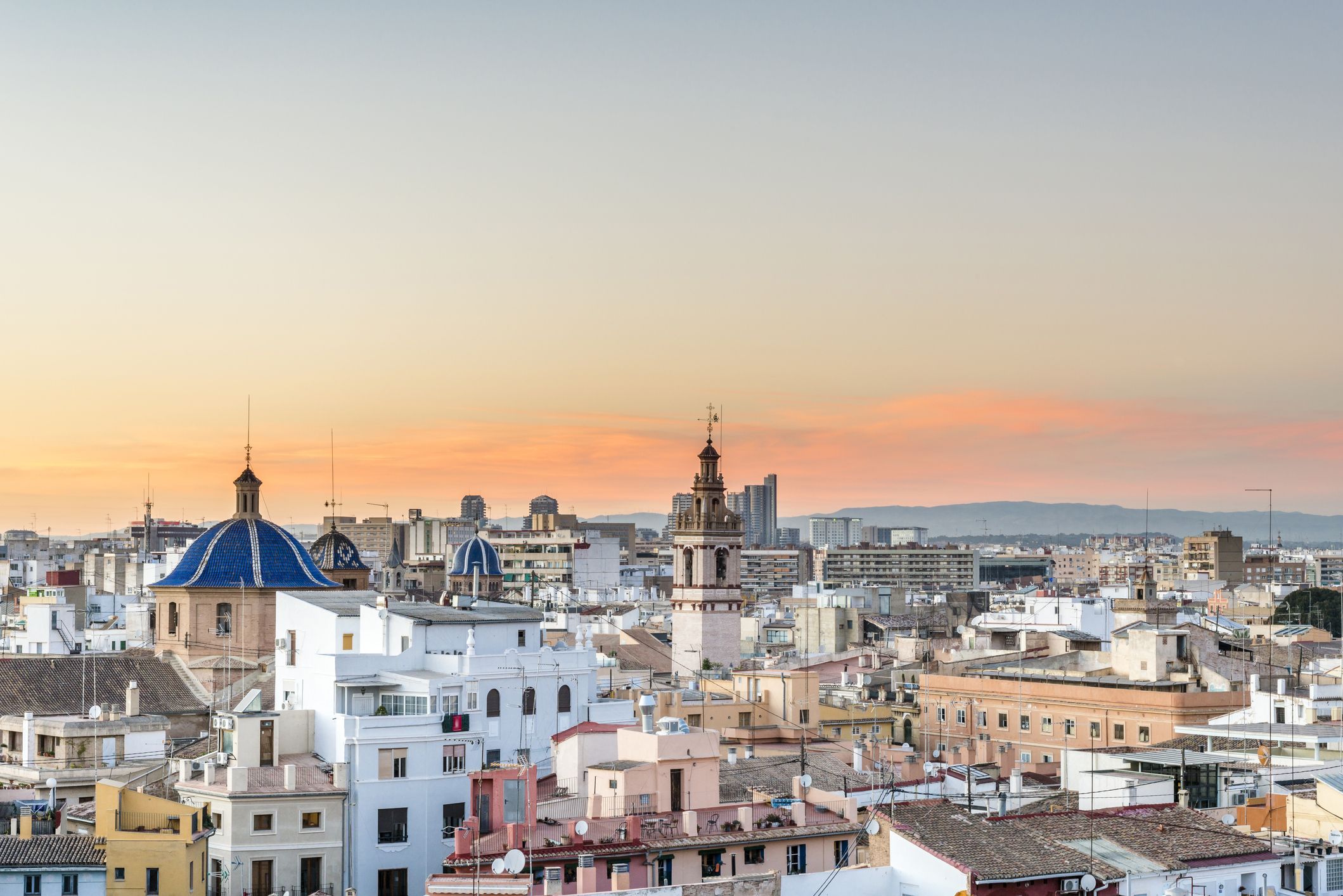 Vista panorámica de los tejados de València | iStock