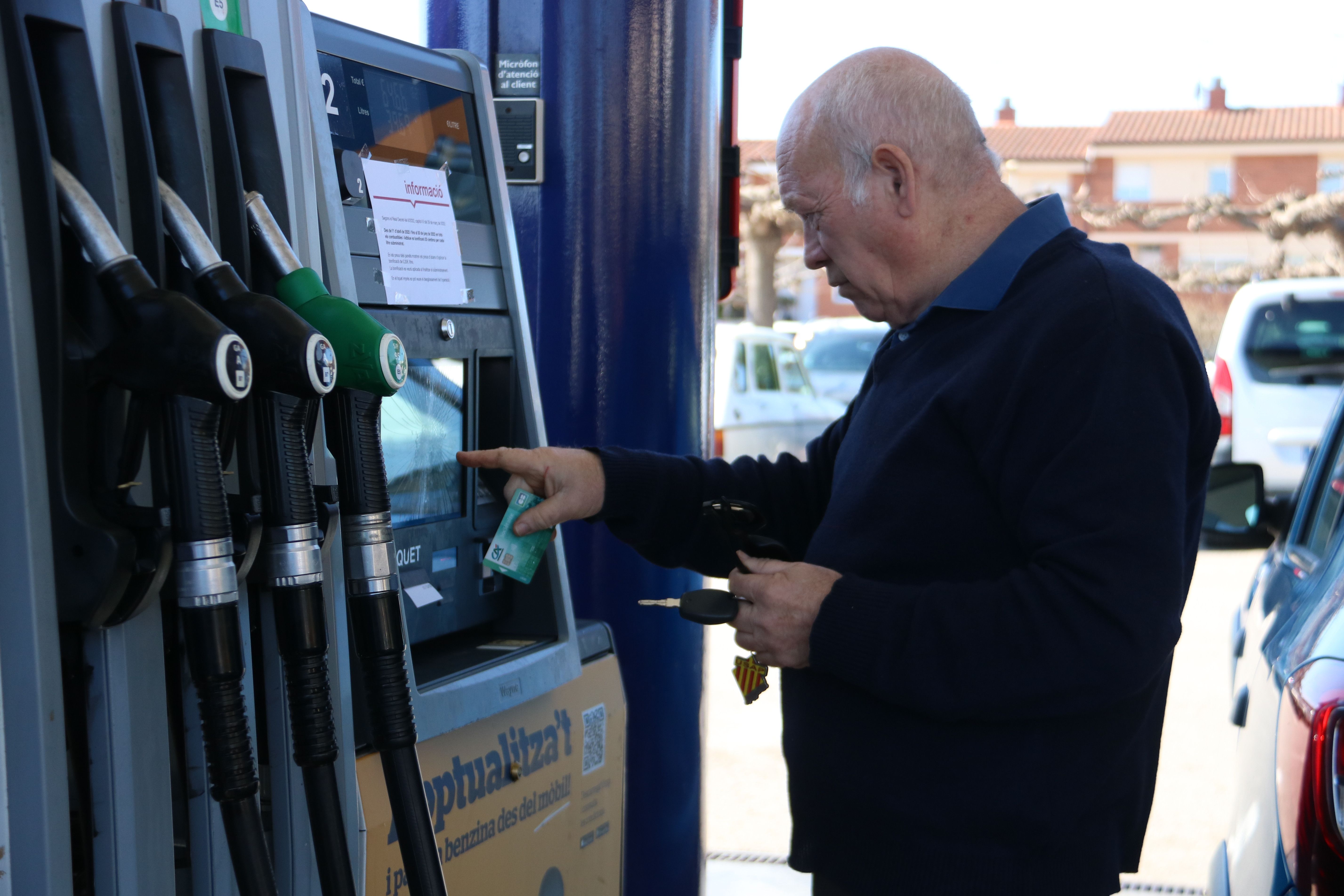 Els experts asseguren que la gent continuarà viatjant malgrat l'encariment dels carburants i l'energia | ACN