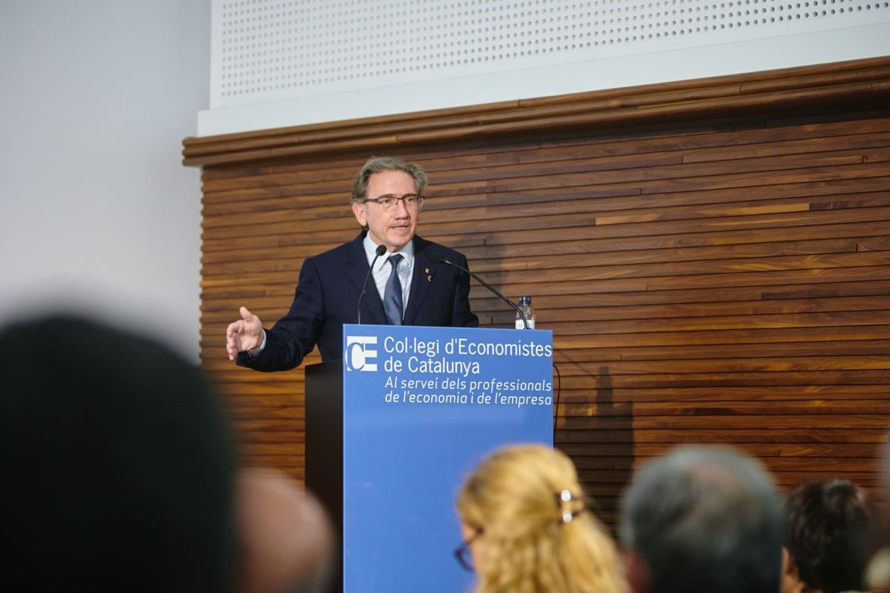 El conseller de Economía y Hacienda, Jaume Giró, en el Colegio de Economistas de Catalunya. / GENCAT.CAT