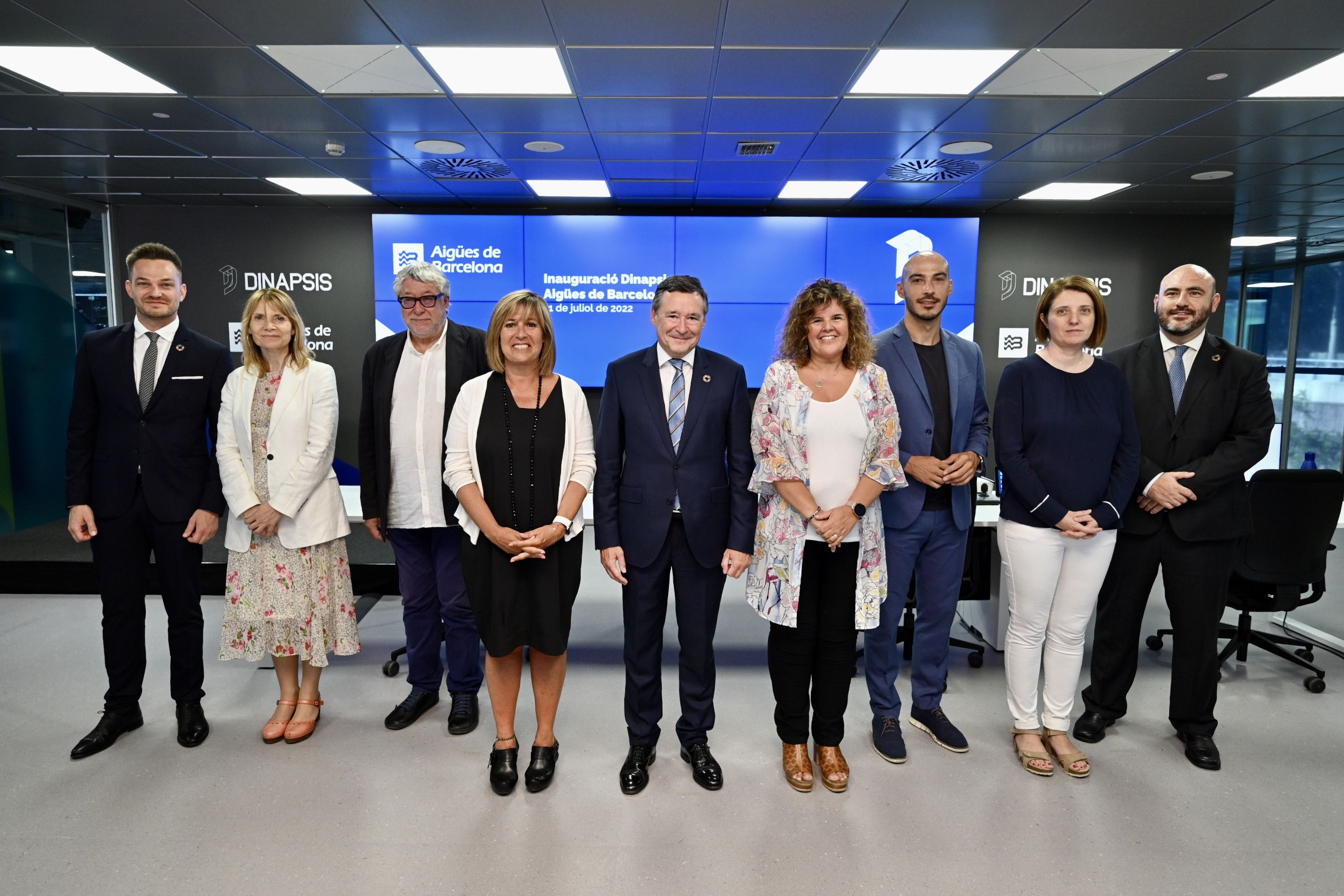 D’esquerra a dreta, Felipe Campos, conseller delegat d'Aigües de Barcelona; Lluïsa Moret, alcaldesa de Sant Boi; Antonio Balmón, vicepresident executiu de l'Àrea Metropolitana de Barcelona; Núria Marin, presidenta de la Diputació de Barcelona; Àngel Simon, president d'Aigües de Barcelona; Anna Barnadas, secretària d'Acció Climàtica de la Generalitat; Lluís Juncà, director general d'Innovació i Empreneduria de la Generalitat; Mar León, gerent de l'Agència Catalana de l'Aigua i Rubén Ruiz, director general d'Aigües de Barcelona, en la inauguració de Dinapsis | AIGÜES DE BARCELONA