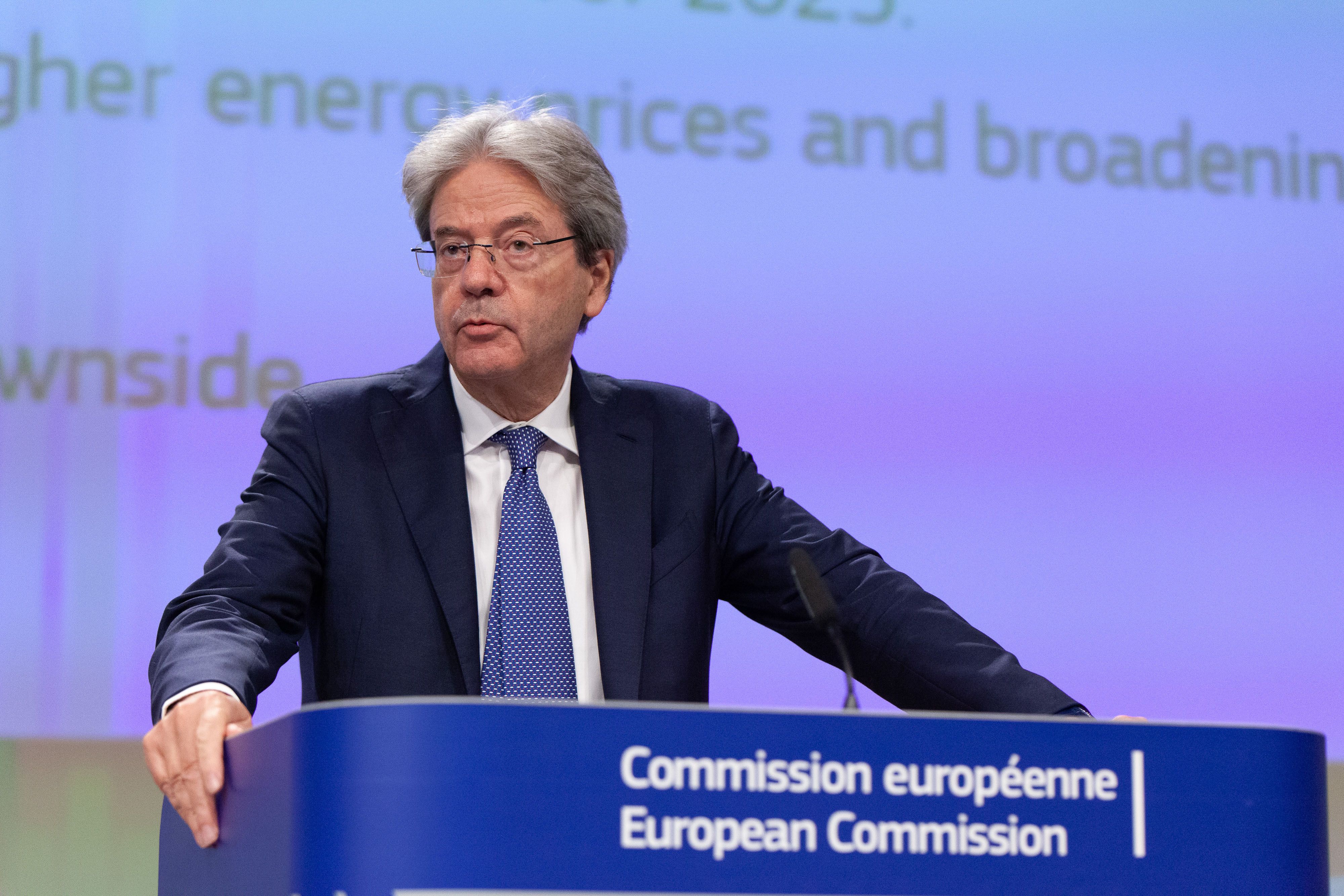 El comissari d’Economia, Paolo Gentiloni, en una roda de premsa | Bogdan Hoyaux / European Commission