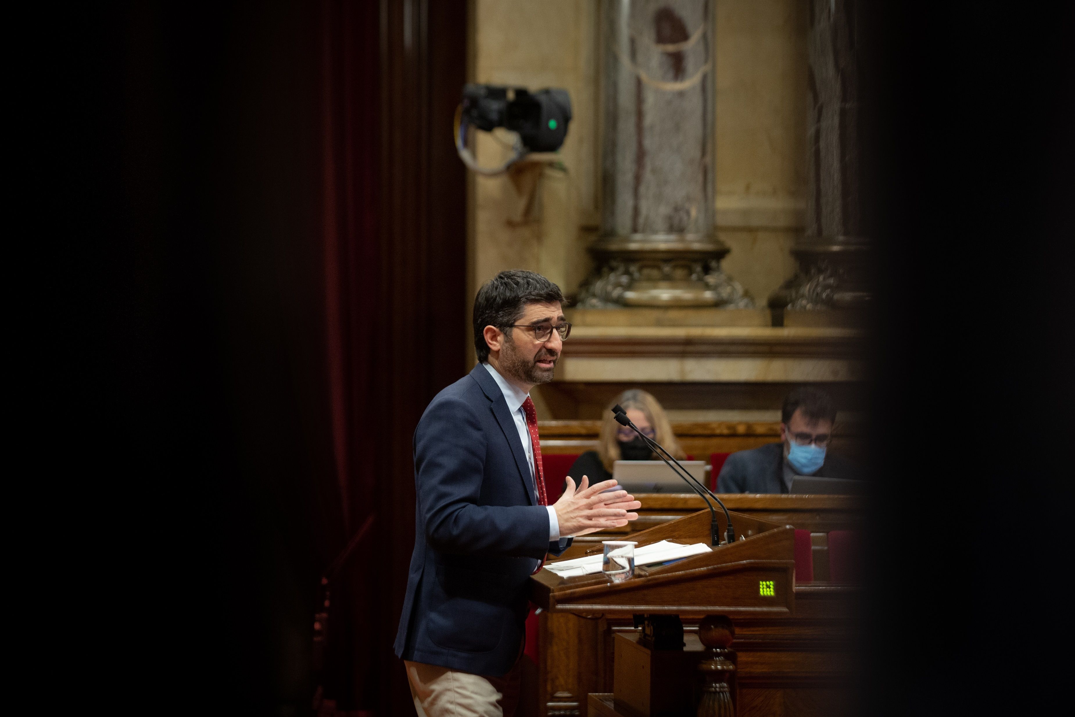 El vicepresidente de la Generalitat y conseller de Políticas Digitales y Territorio, Jordi Puigneró, en el pleno del Parlament