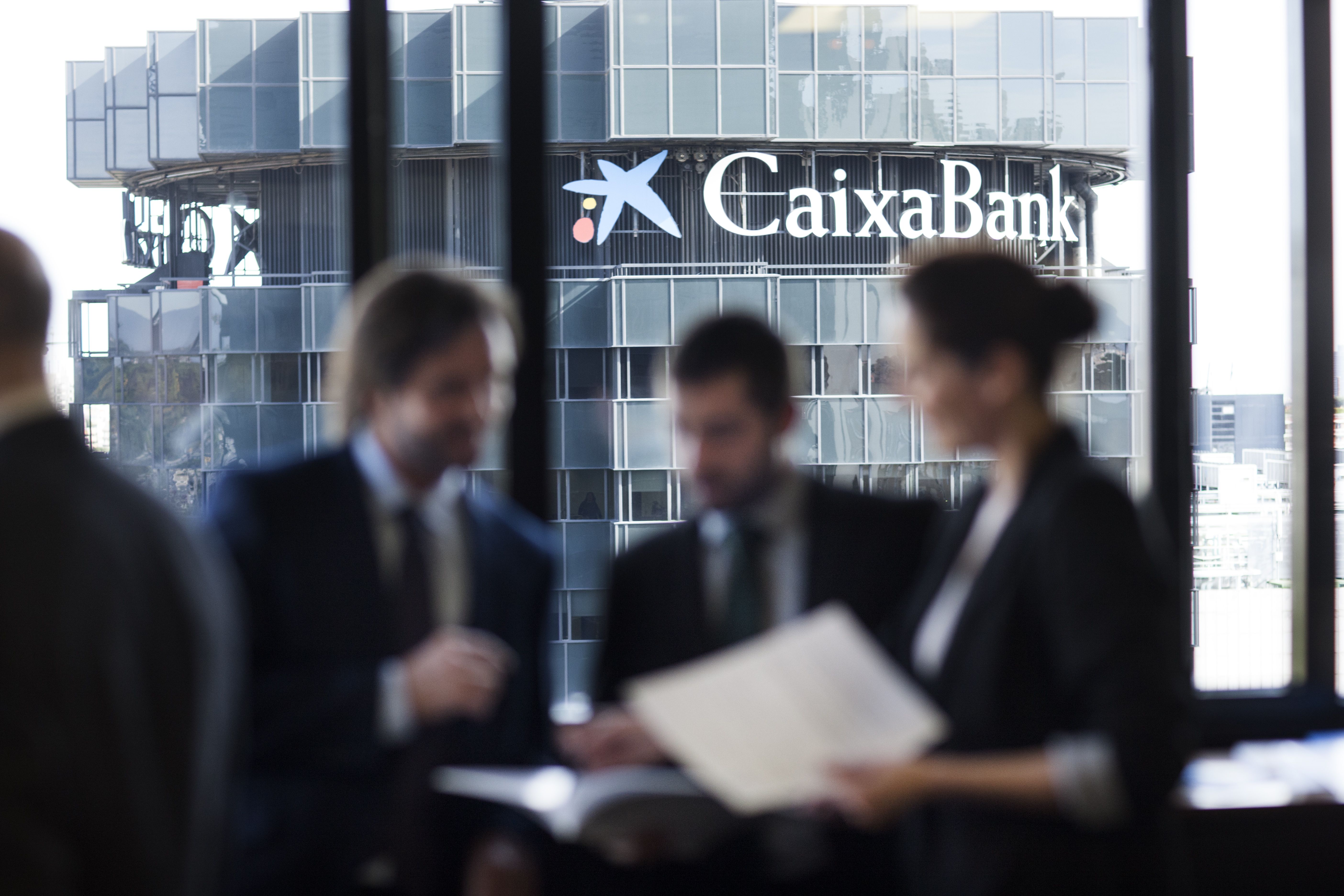 Empleados de CaixaBank en la sede de lDiagonal de Barcelona. | CaixaBank