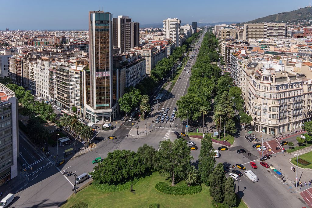 Vista aérea desde la plaza Francesc Macià hasta la Zona Universitaria de la avenida Diagonal | Ajuntament de Barcelona