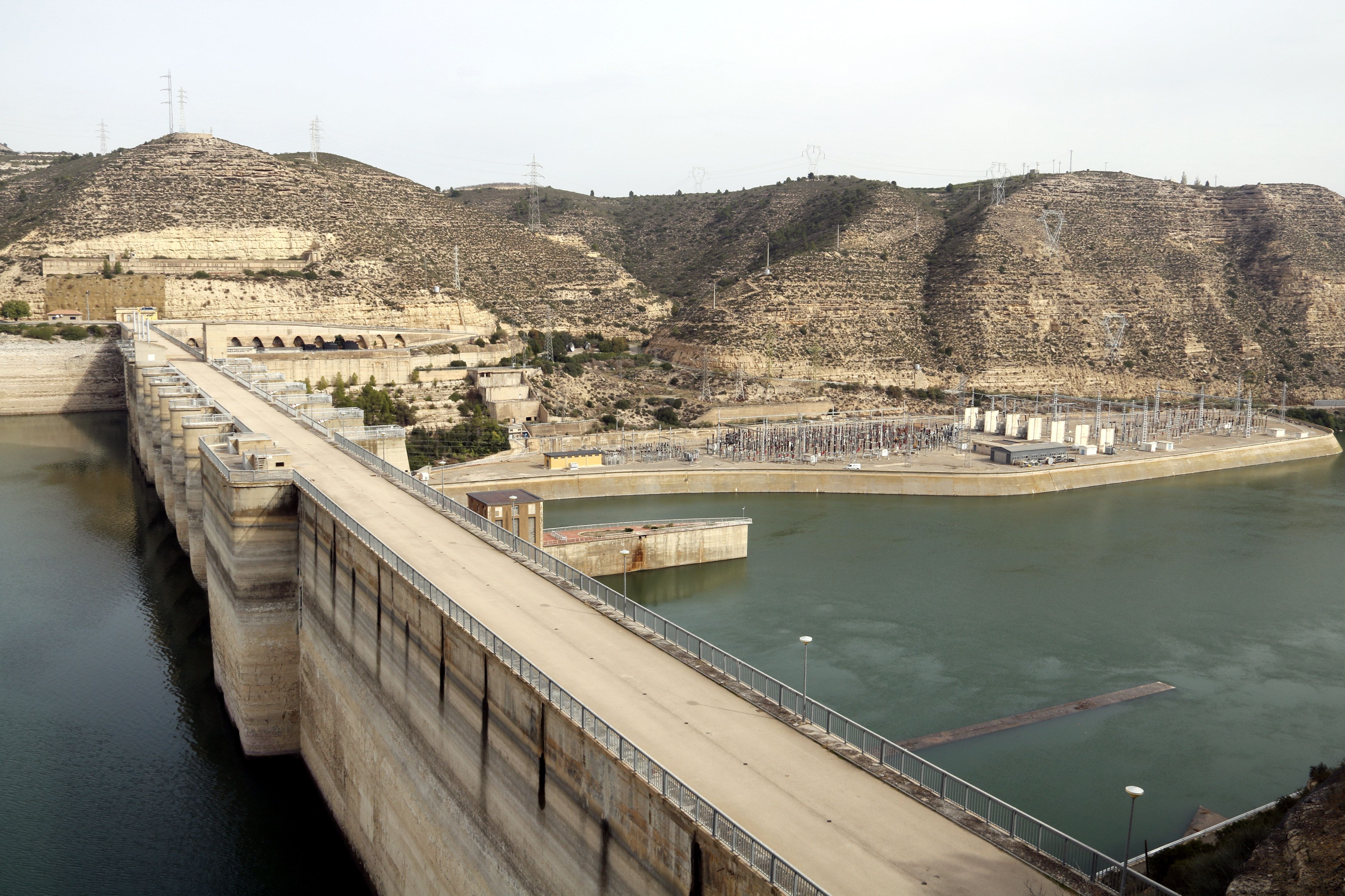 La presa del pantà de Mequinensa i la central hidroelèctrica d'Endesa | ACN