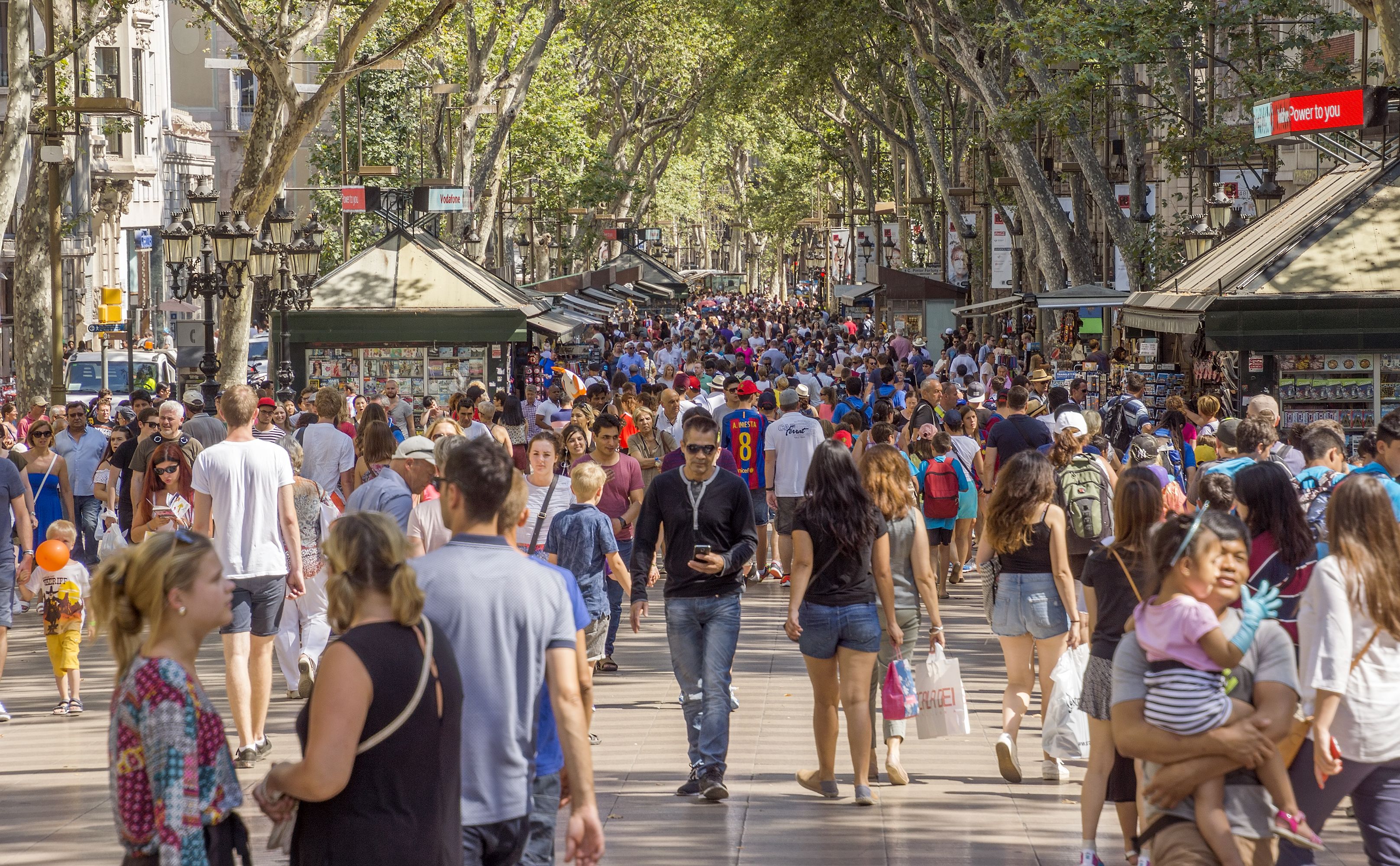 Las Ramblas, ciudad de Barcelona | iStock