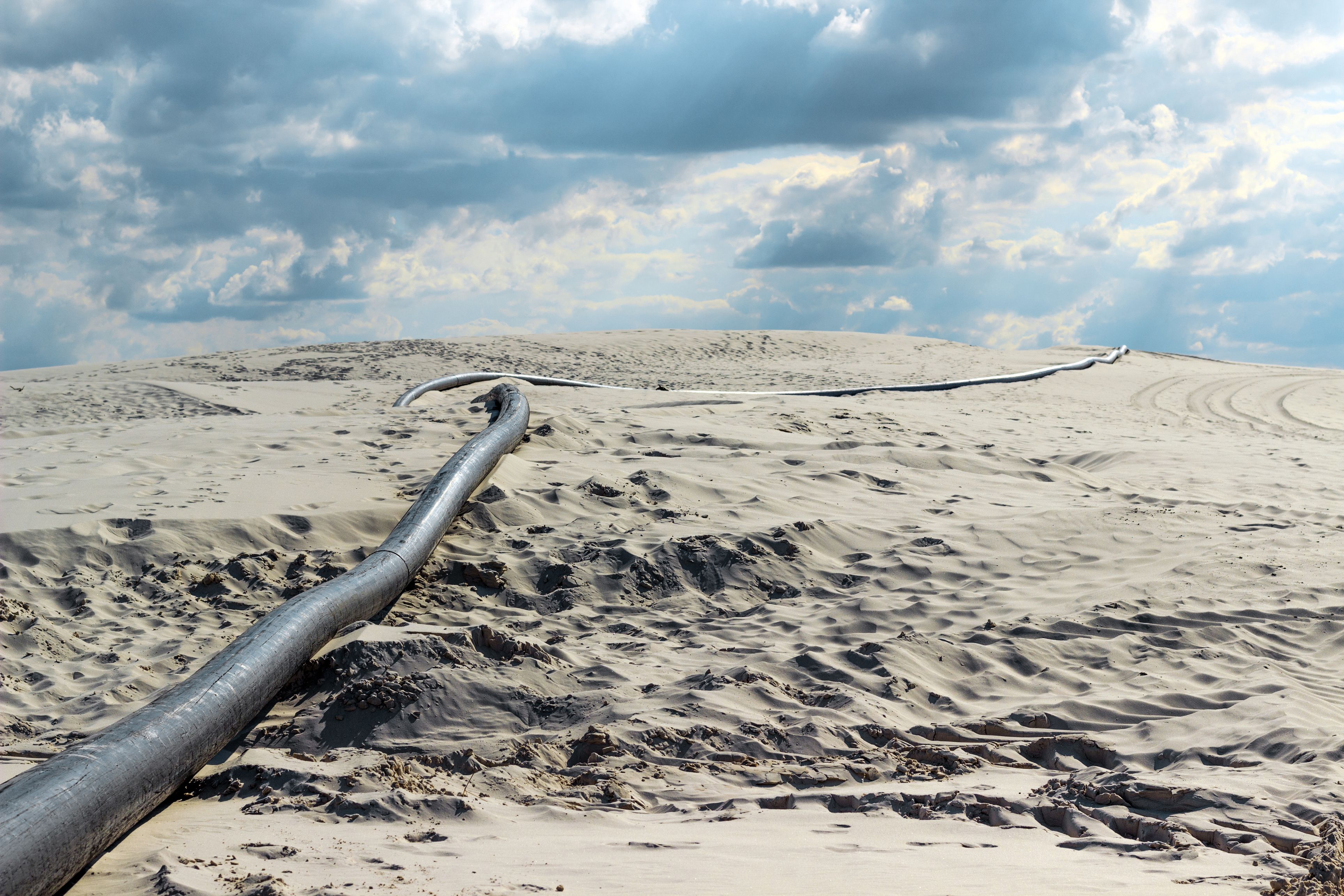 Imagen de un tubo en el desierto | iStock