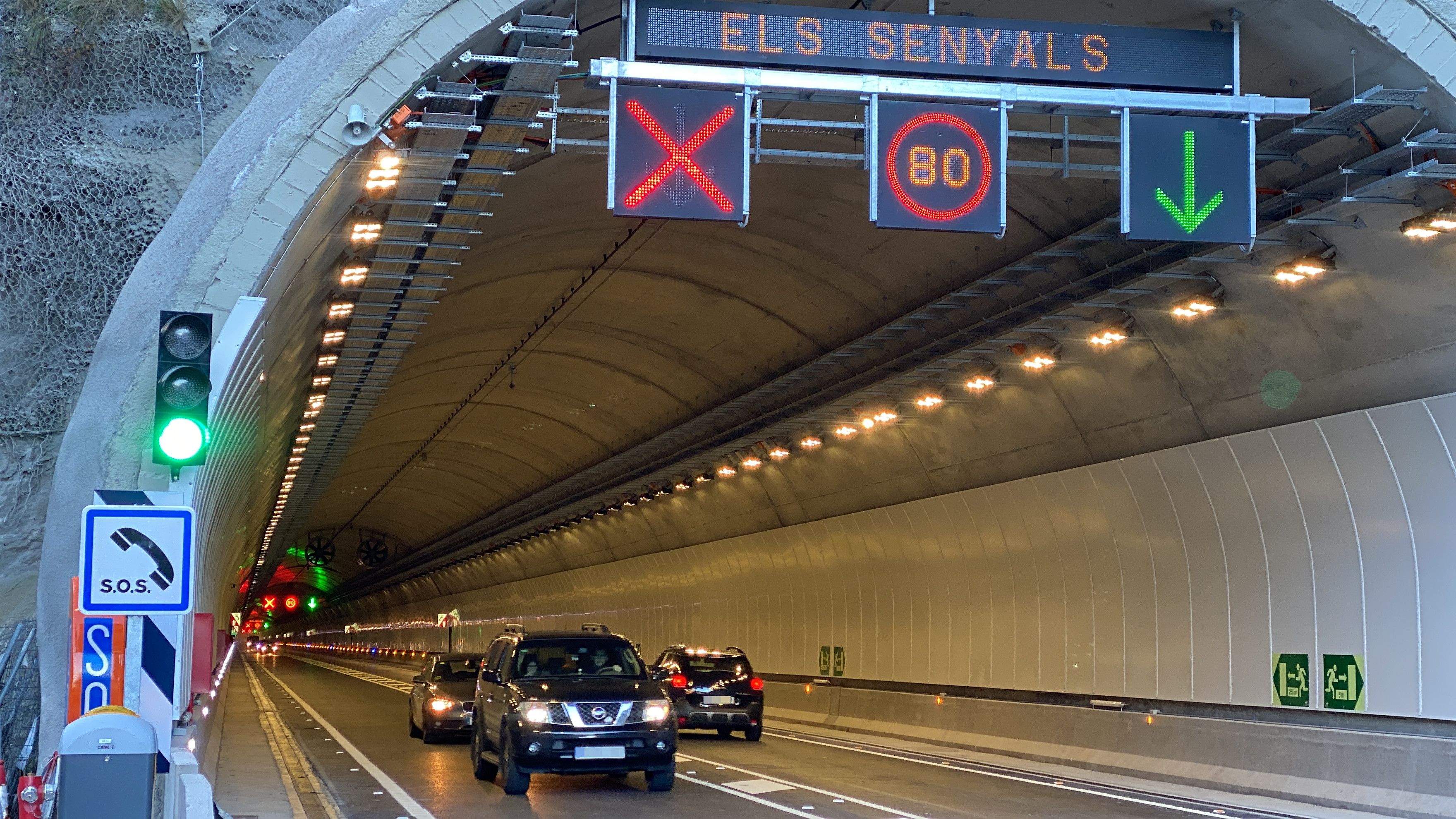 Imagen de un vehículo en un túnel | ACN