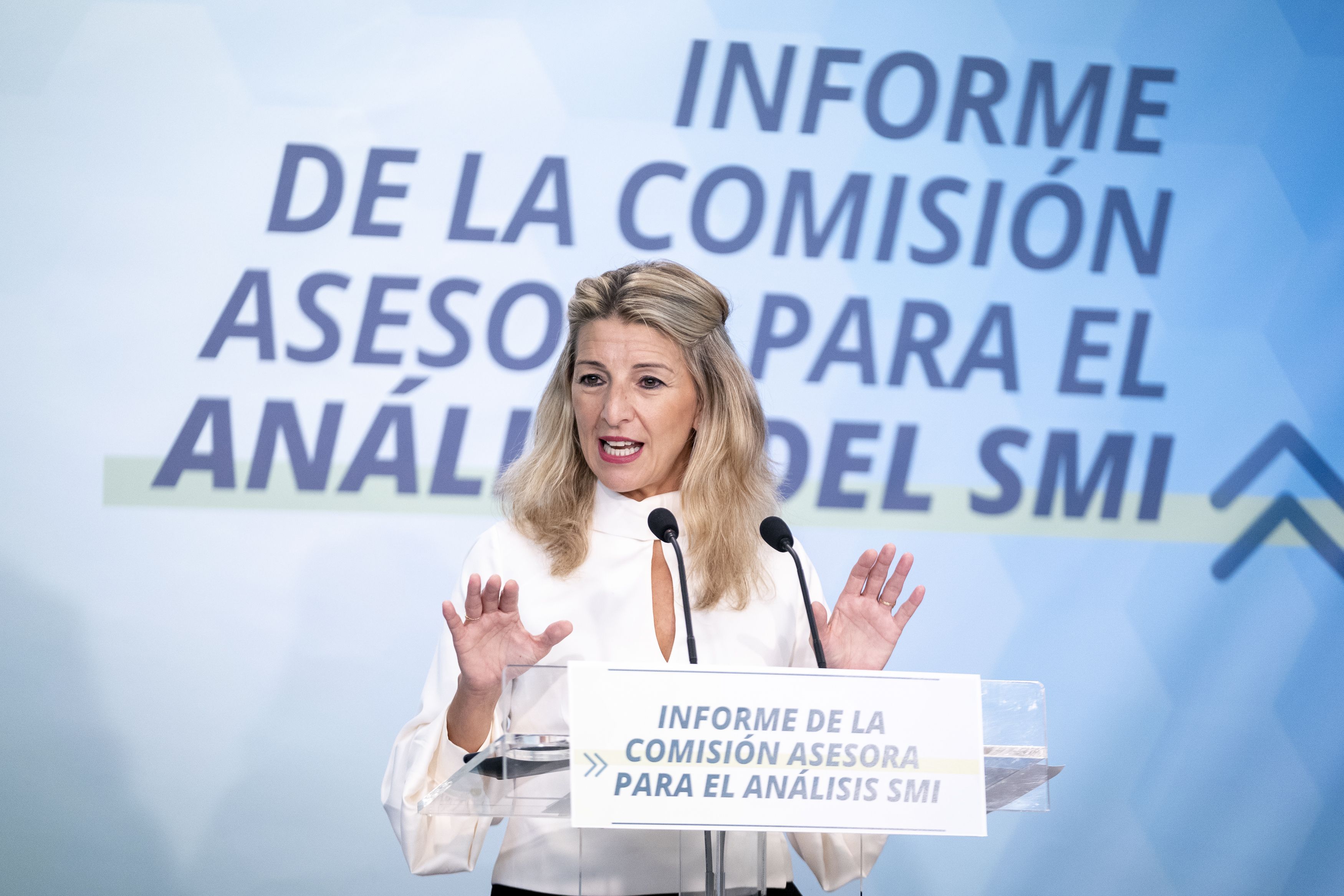 La vicepresidenta segona i ministra de Treball i Economia Social, Yolanda Díaz, en la presentació de l'informe de la Comissió Assessora per a l'Anàlisi del Salari Mínim Interprofessional (SMI), el 19 de desembre de 2022 | A. Pérez Meca | Europa Press